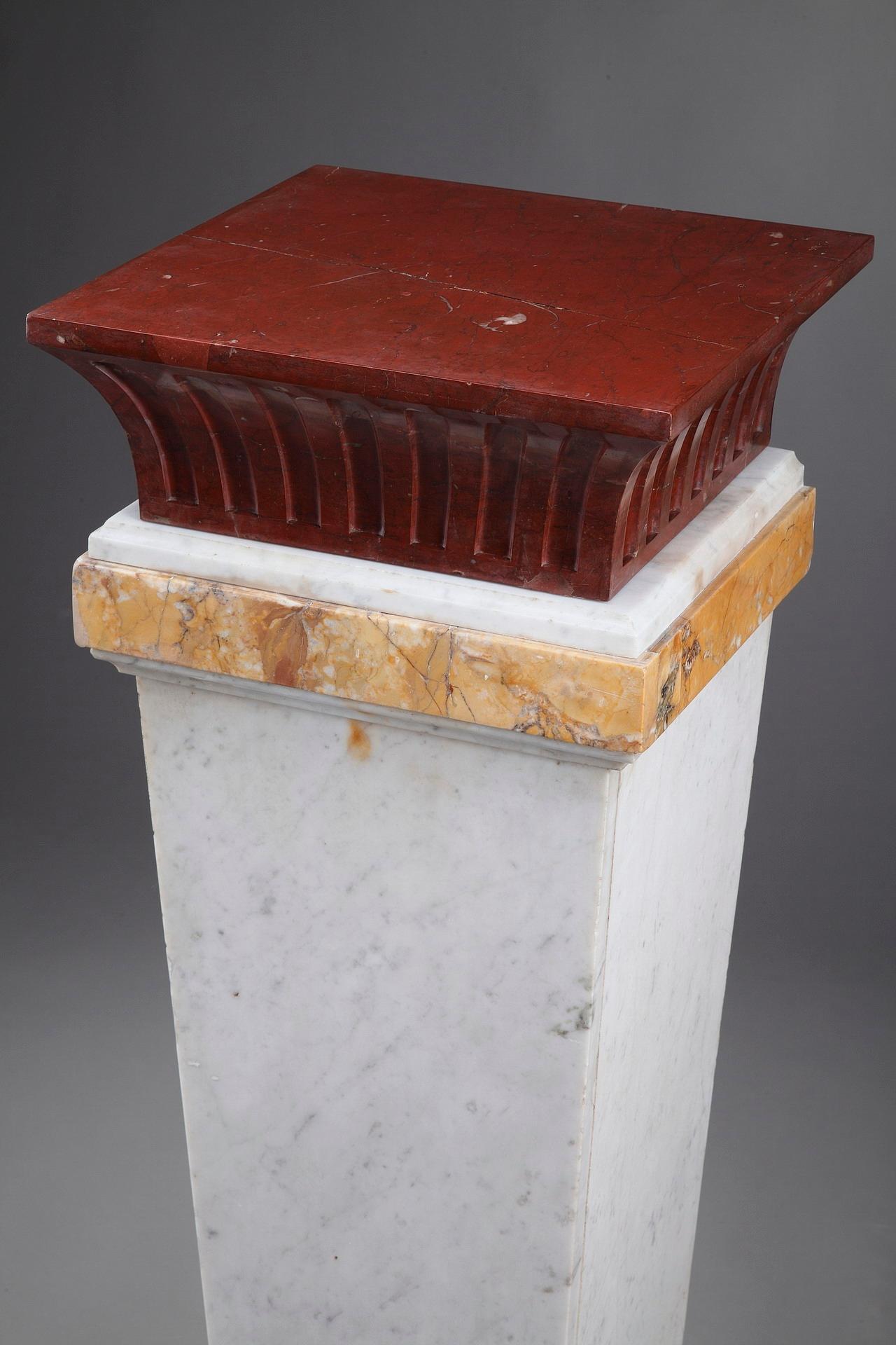 Mitte des 19. Jahrhunderts Marmor The Pedestal Column im Zustand „Gut“ im Angebot in Paris, FR