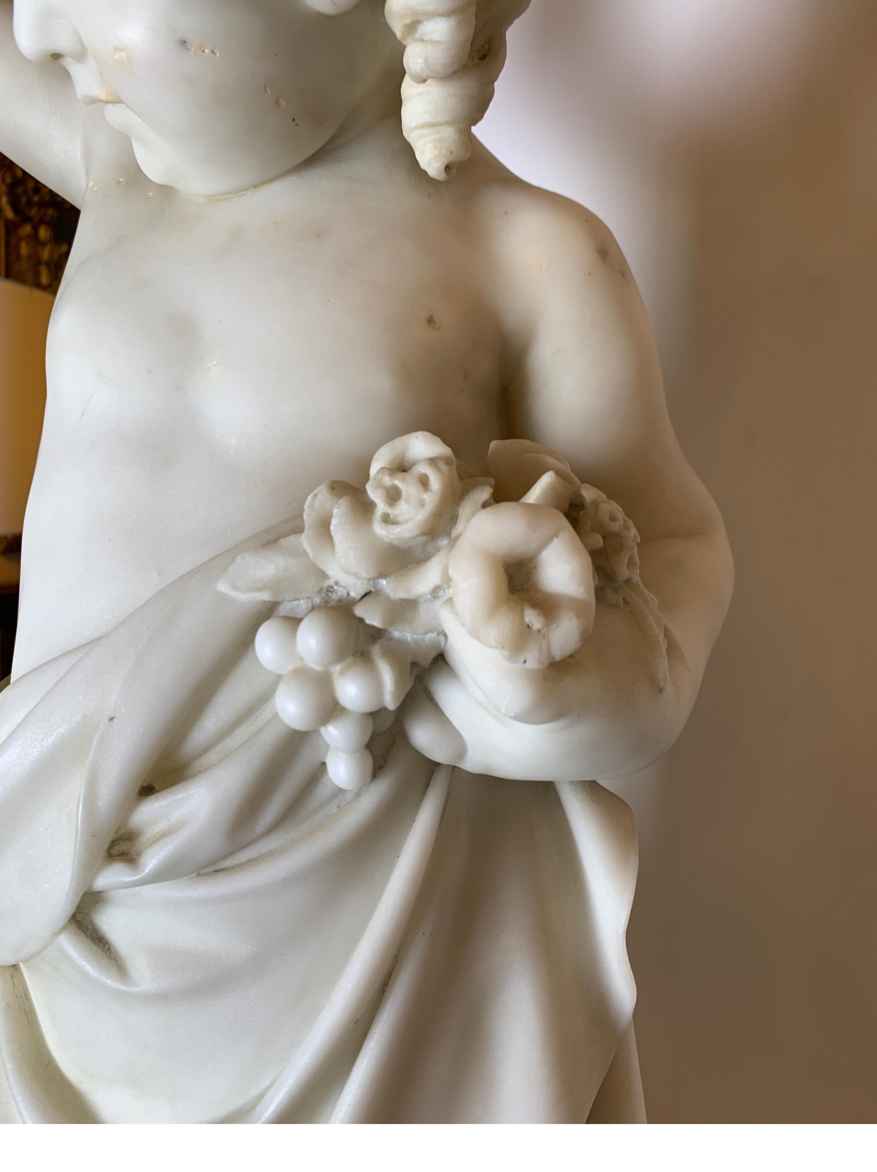Mid-19th Century Marble Sculpture of a Young Leda and the Swan, Italy In Good Condition In Lambertville, NJ