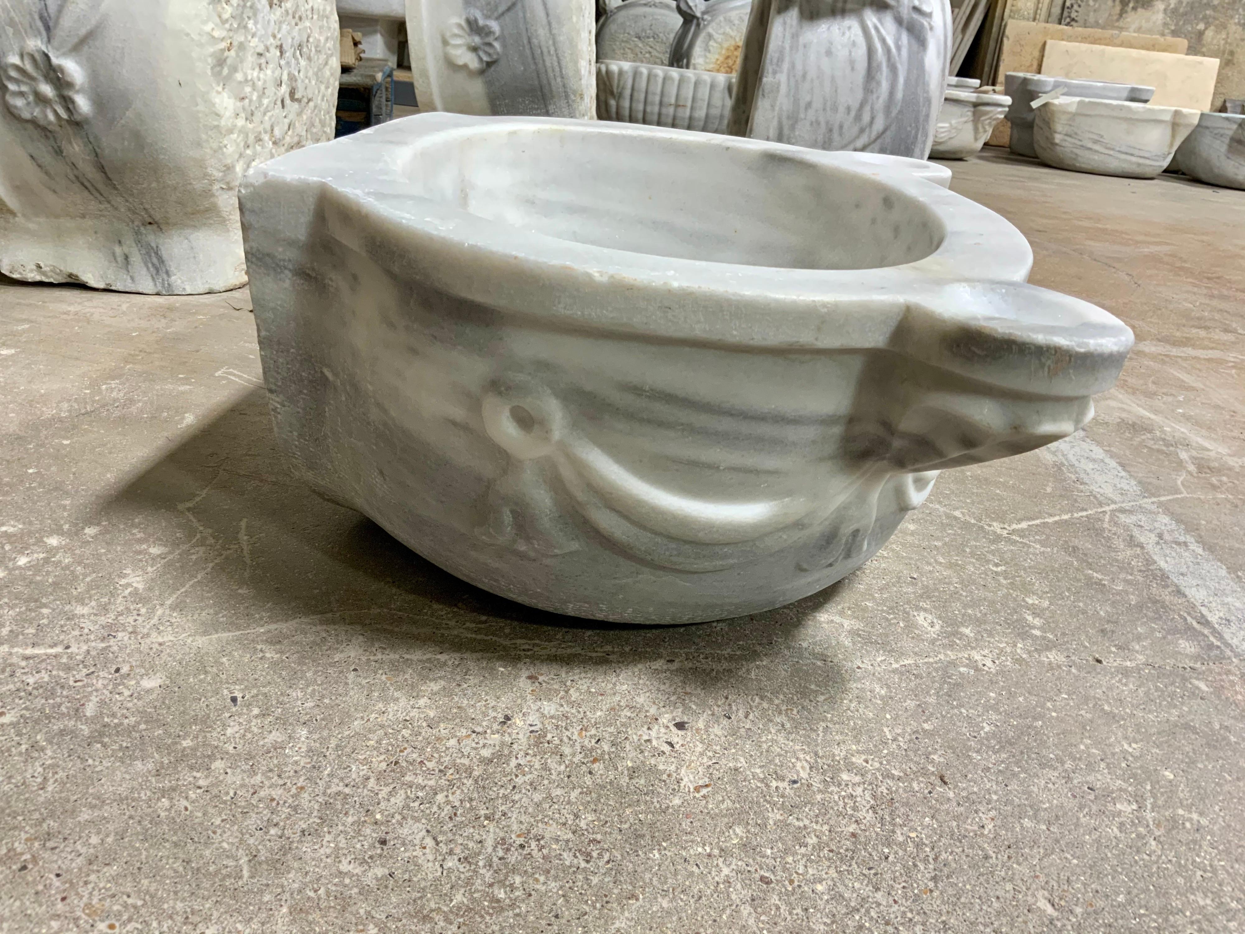 Mid-19th Century Marble Sink from Greece In Good Condition In Dallas, TX