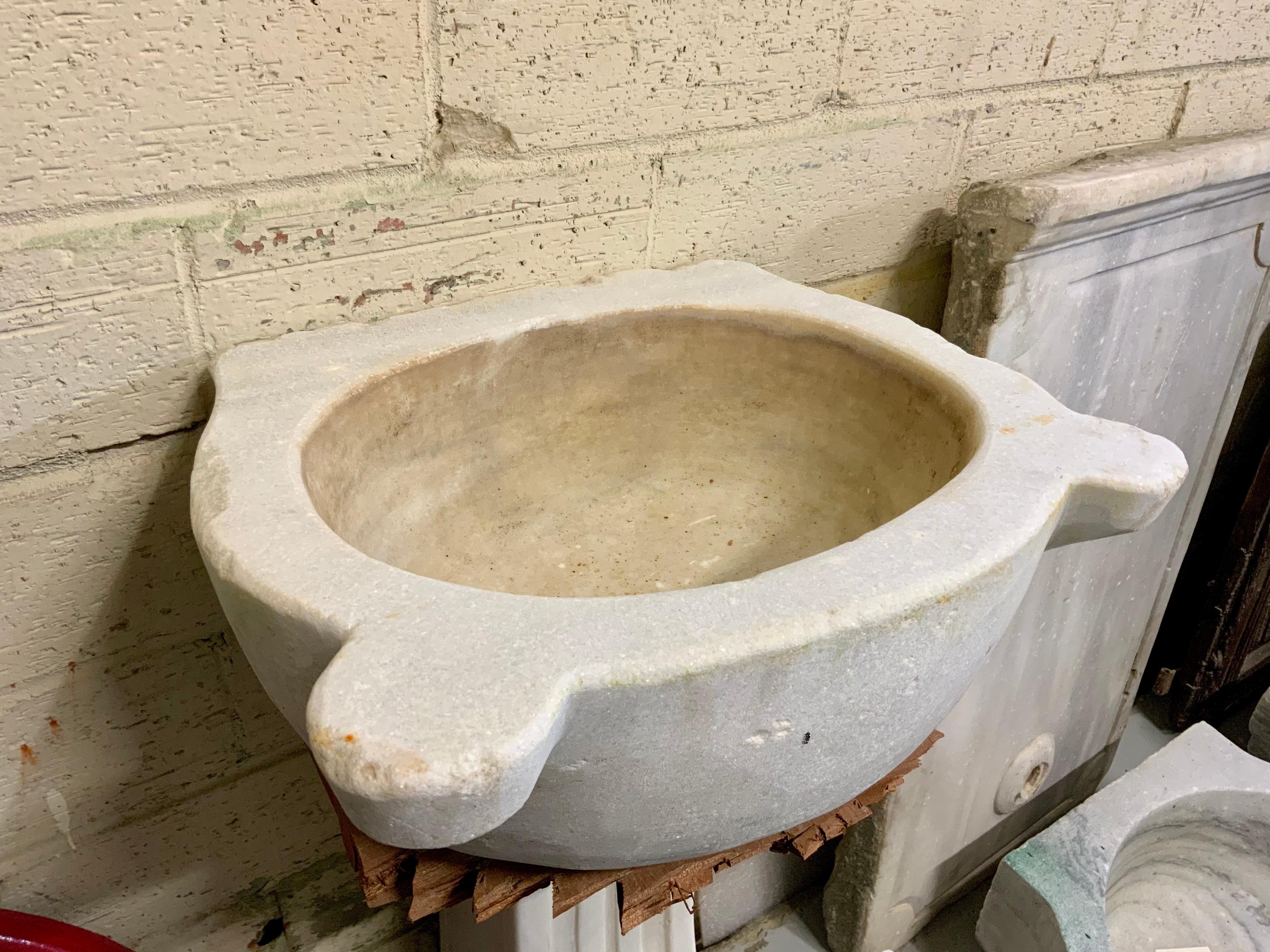 Mid-19th Century Marble Sink from Greece In Good Condition In Dallas, TX