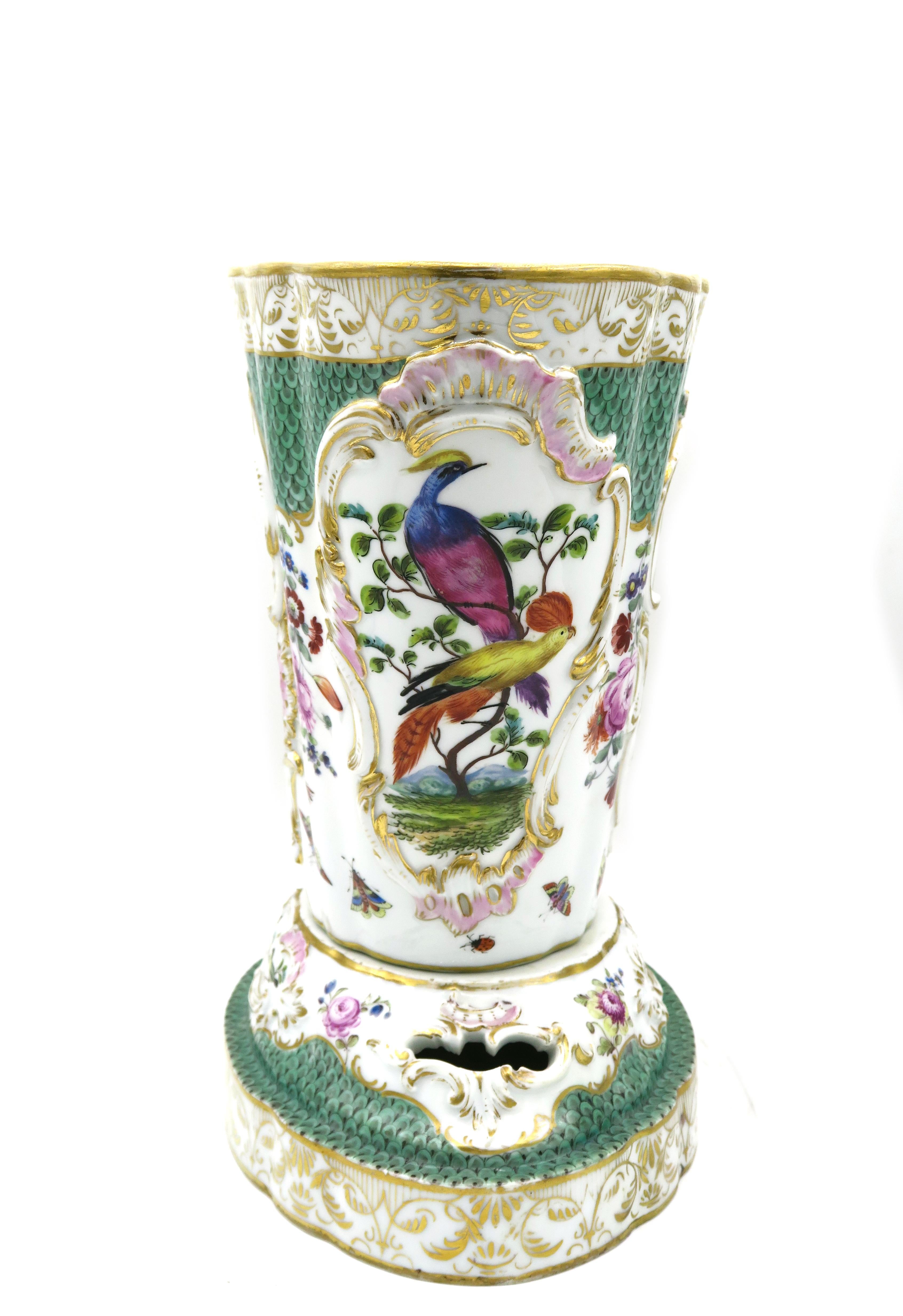 XIXe siècle Vase « en forme d'éventail » de Meissen du milieu du 19e siècle en vente