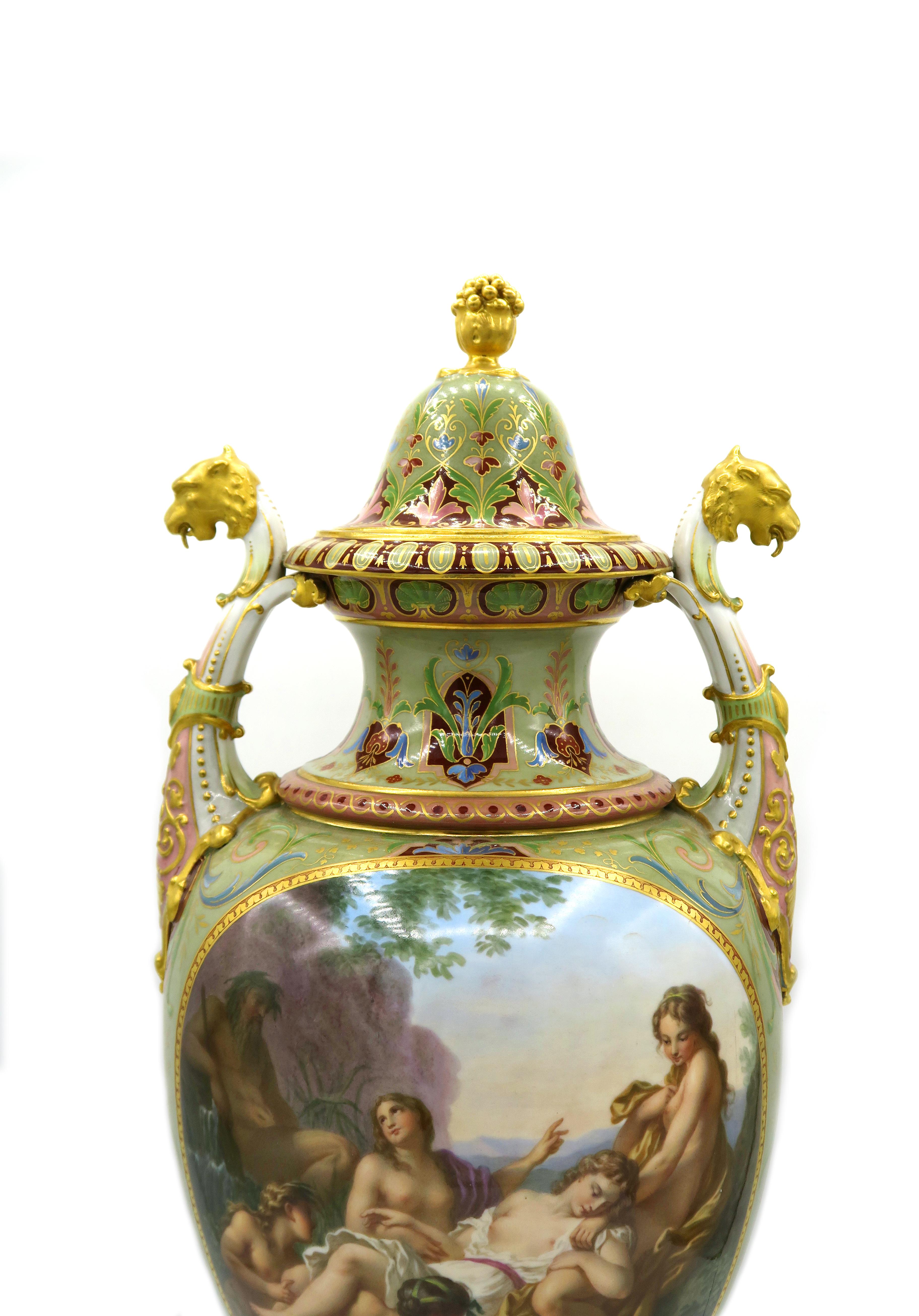 Mid-19th century Meissen Magnificent vase

Model by E.A. Leuteritz.
Large medallions on both sides with wonderful, finely painted 