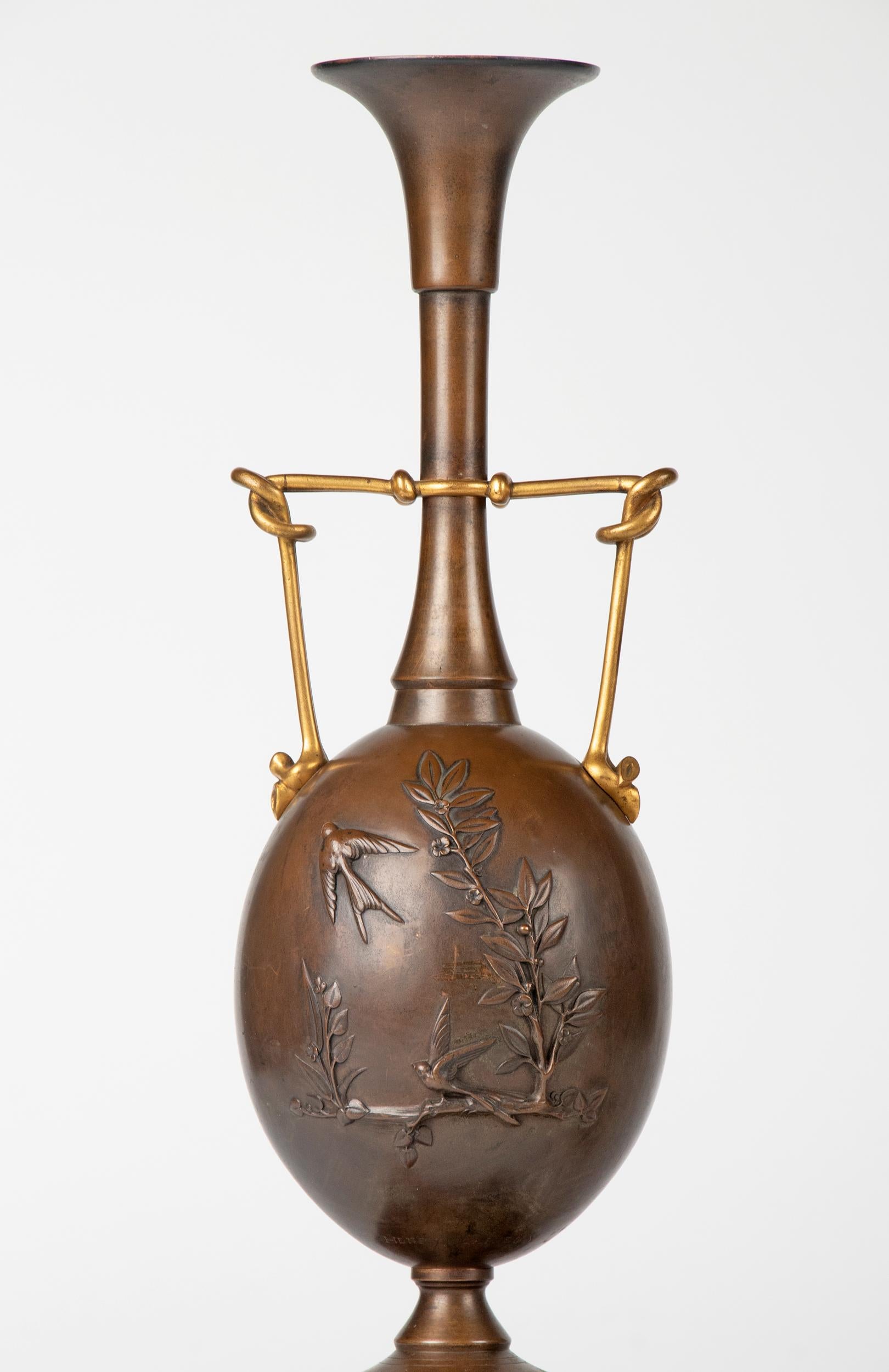 Vases en bronze Napoléon III du milieu du XIXe siècle par Cahieux & Barbedienne Bon état - En vente à Casteren, Noord-Brabant