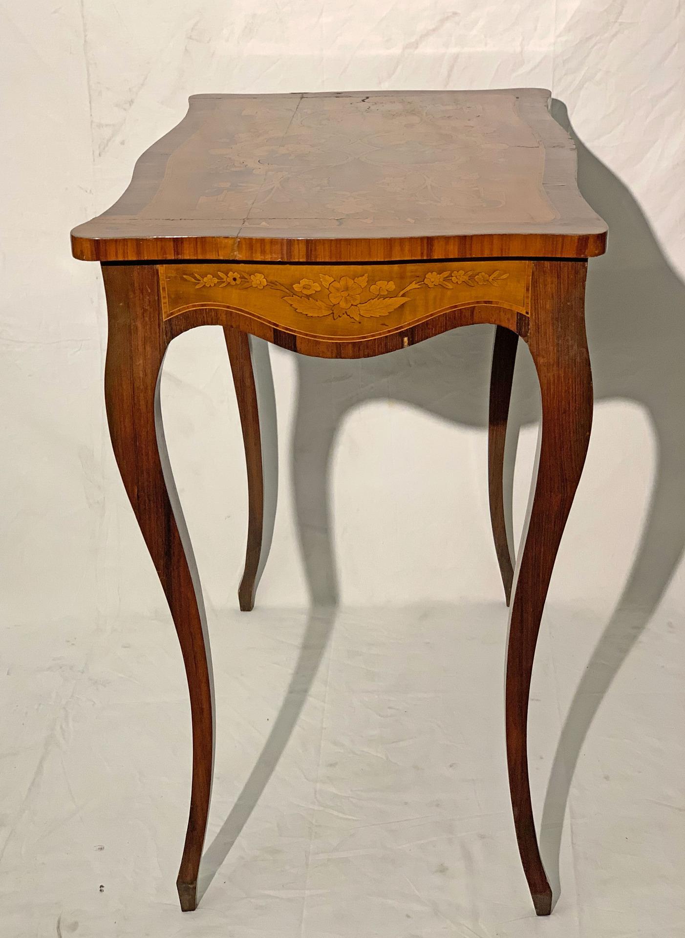 Italian TABLE NAPOLEON III INLAID DU MILIEU DU 19e SIÈCLE en vente