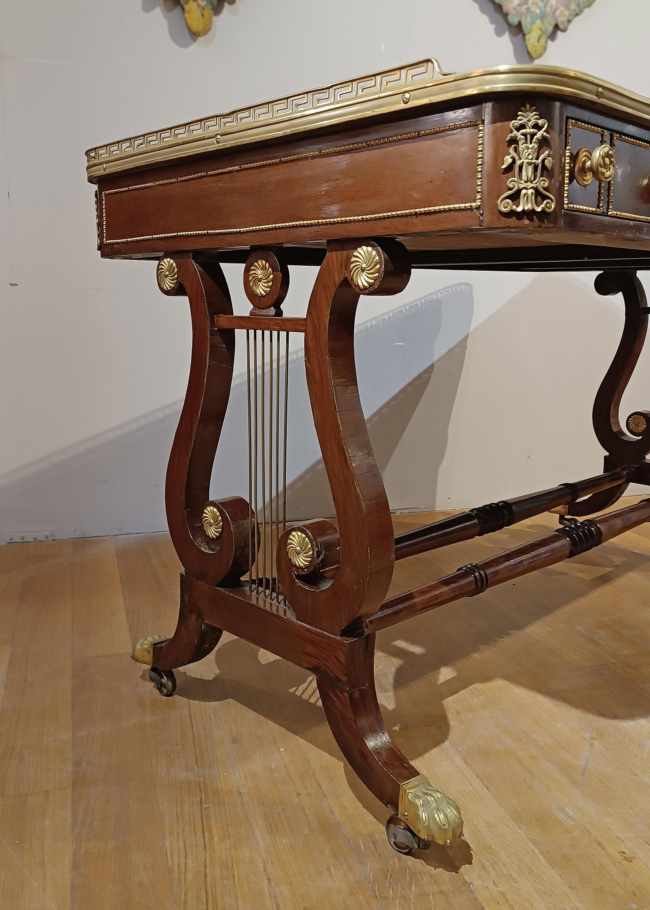 Bronzo SCRIVANIA IN VENEZIA DI NAPOLEONE III DELLA METÀ DEL XIX SECOLO in vendita