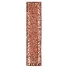 Mitte des 19. Jahrhunderts N.W. Persischer Teppich ( 3'4" x 13'10" - 102 x 422)