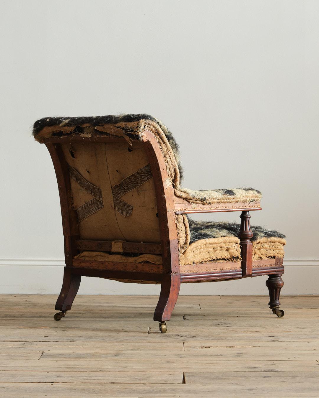 Sillón abierto de mediados del siglo XIX de Holland & Sons en Bastante bueno estado para la venta en Batley, GB