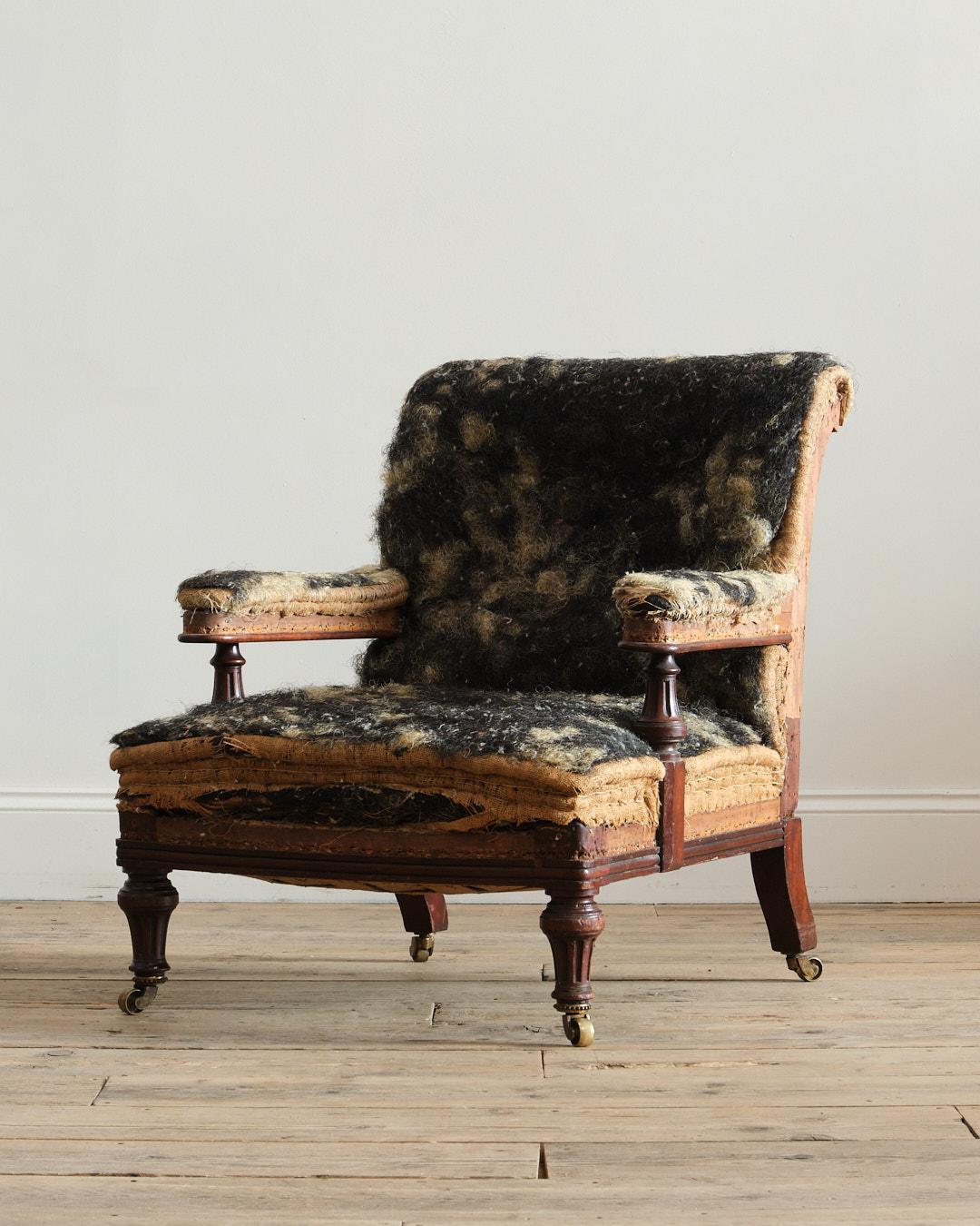Sillón abierto de mediados del siglo XIX de Holland & Sons en venta 3