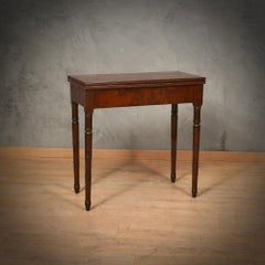 Table à cartes ouverte du milieu du siècle dernier, 1850