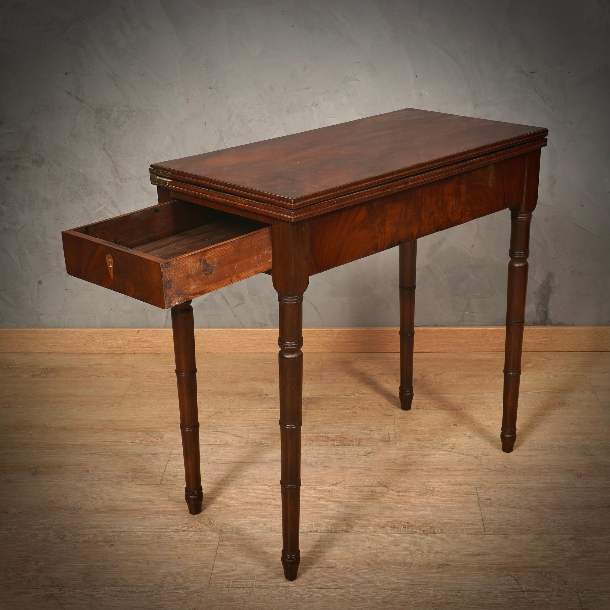 MidCentury Walnut Openable Card Table, 1850 For Sale 2