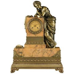 Reloj de chimenea orientalista de mármol de Siena de mediados del siglo XIX montado en bronce