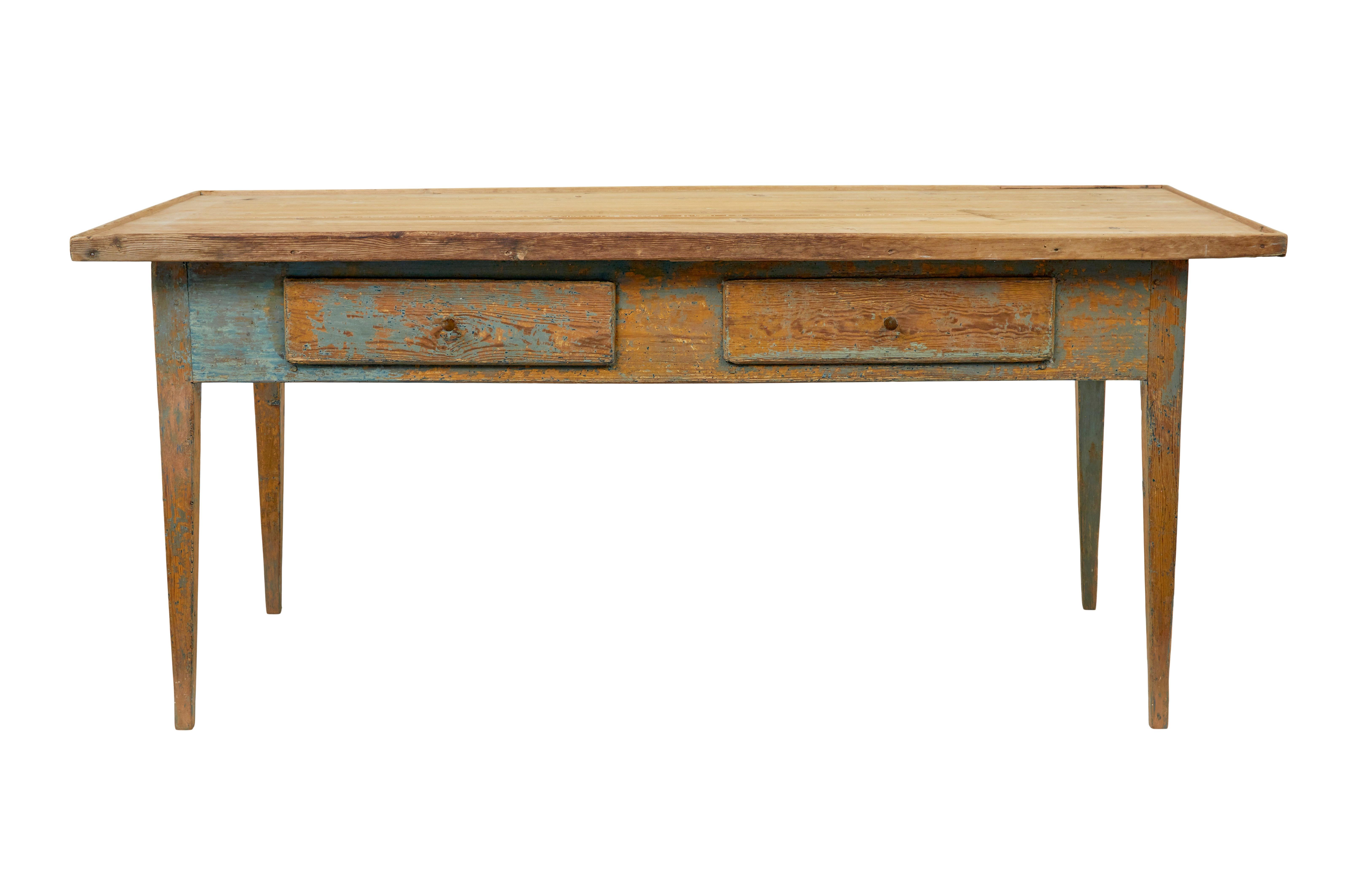 Table de boulanger en pin suédois peinte d'origine au milieu du 19e siècle, vers 1850.

Nous avons le plaisir de vous proposer cette magnifique table de boulanger suédoise qui offre de nombreuses possibilités d'utilisation dans la maison.

Plateau