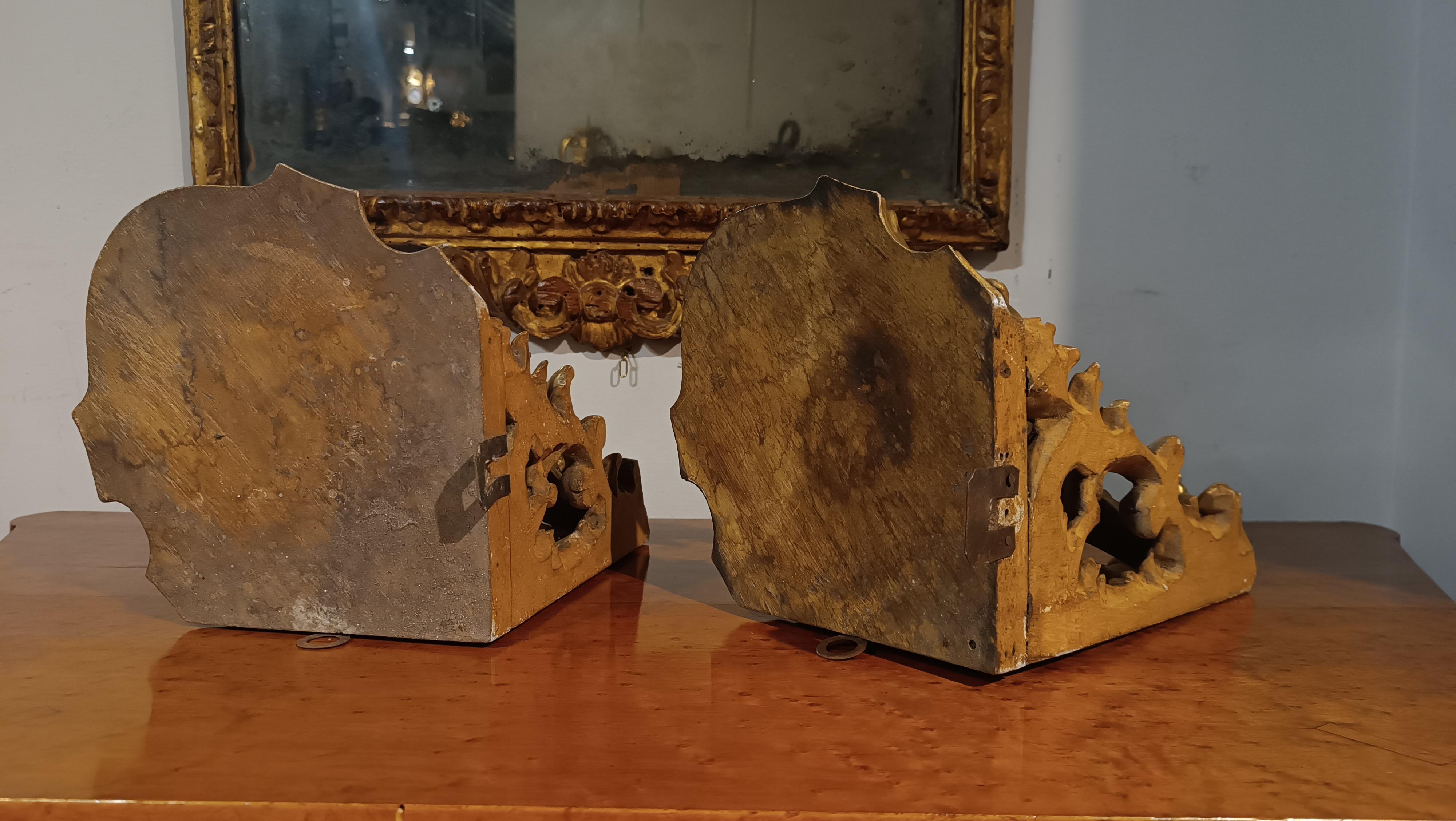 19th Century MID 19th CENTURY PAIR OF CORNER LITTLE SHELVES IN GILDED WOOD  For Sale