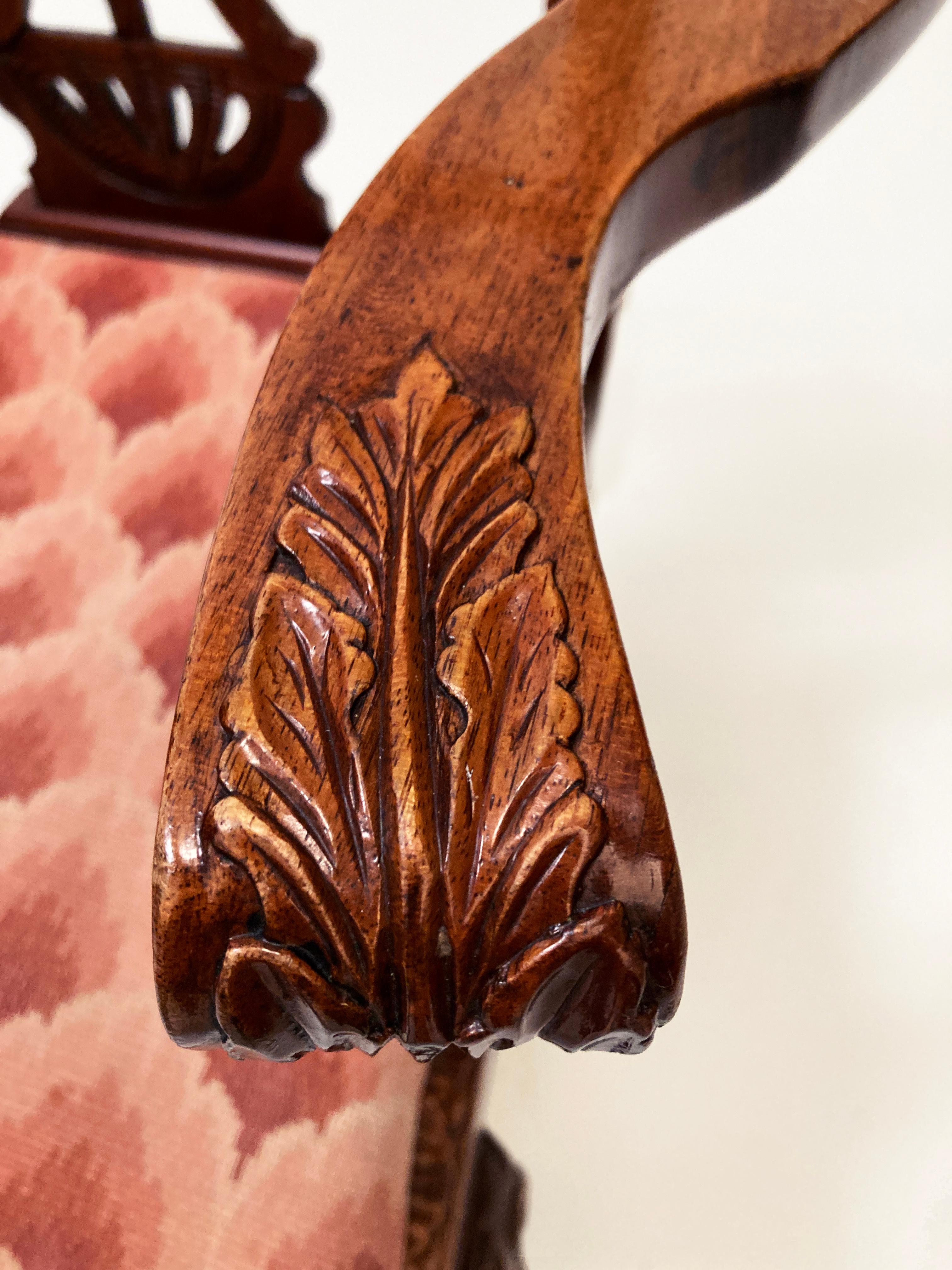 Paar frühe englische Chippendale-Sessel aus Mahagoni aus der Mitte des 19. Jahrhunderts im Angebot 7