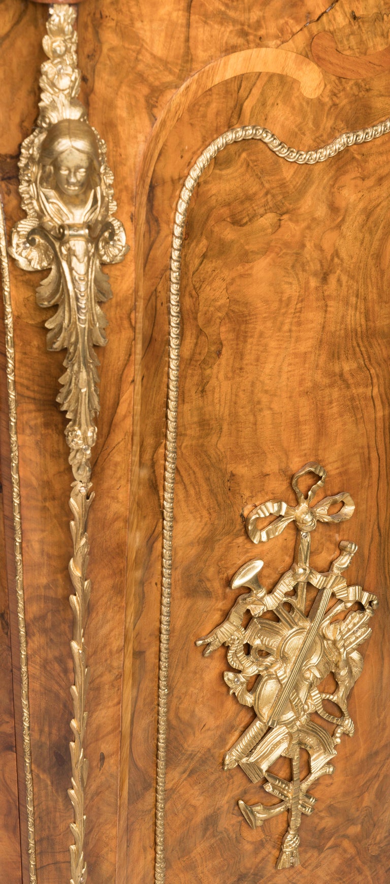 Mid-19th Century Pair of Figured Burr Walnut and Glass Panel Cabinets by Gillows For Sale 3