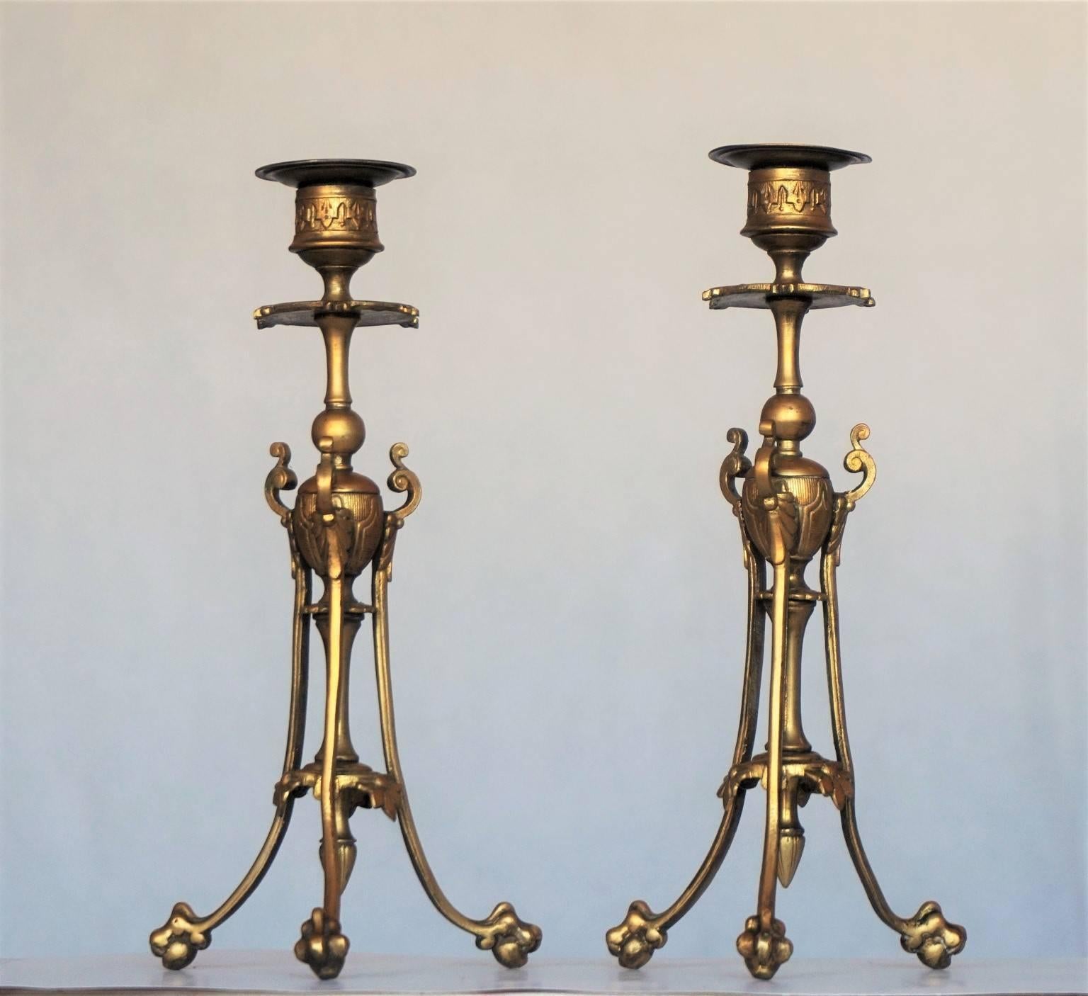 Mid-19th Century Pair of French Empire Style Gilt Bronze Candleholders In Good Condition For Sale In Frankfurt am Main, DE