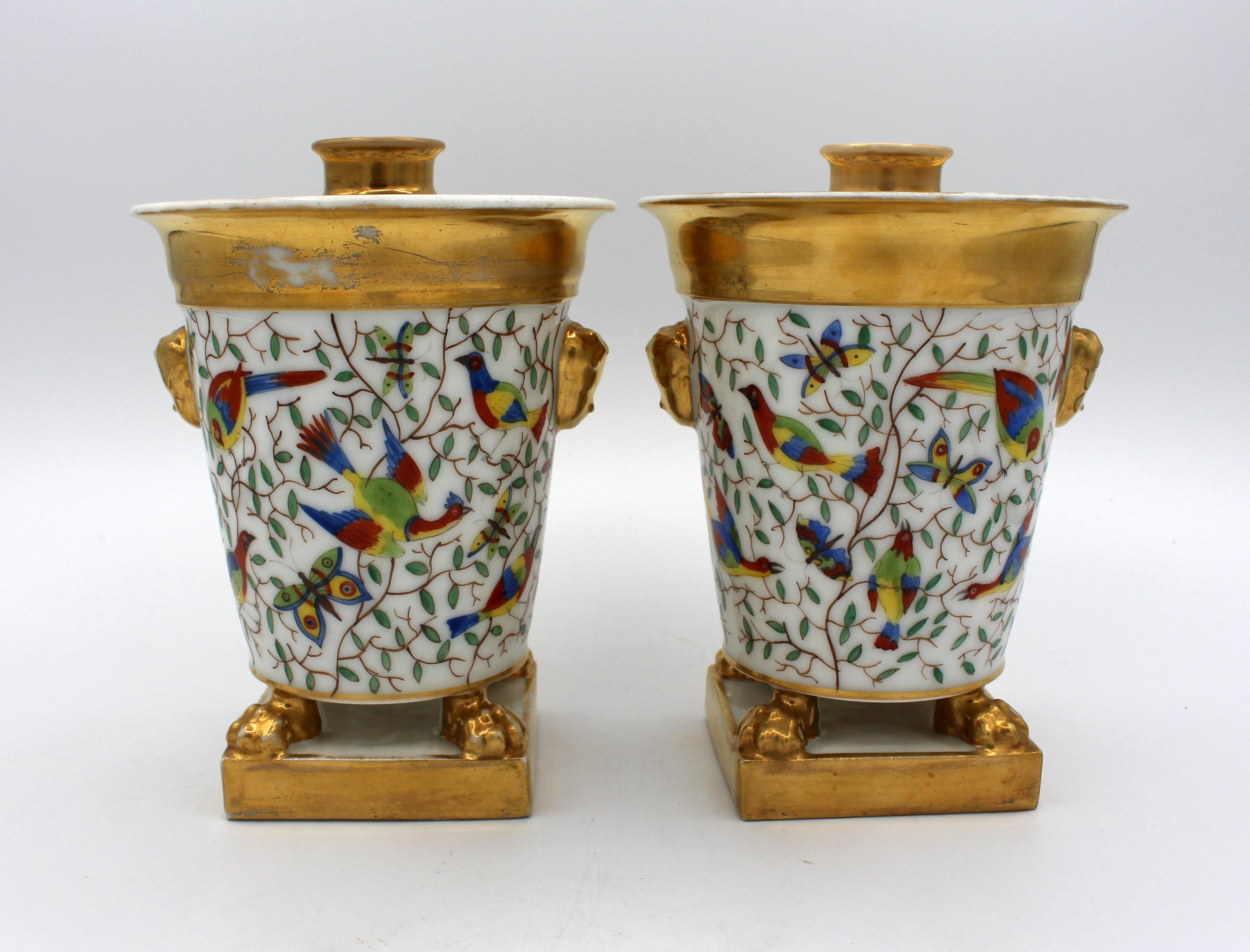 Mid 19th Century Pair of French Old Paris Porcelain Bough Pots In Good Condition In Chapel Hill, NC