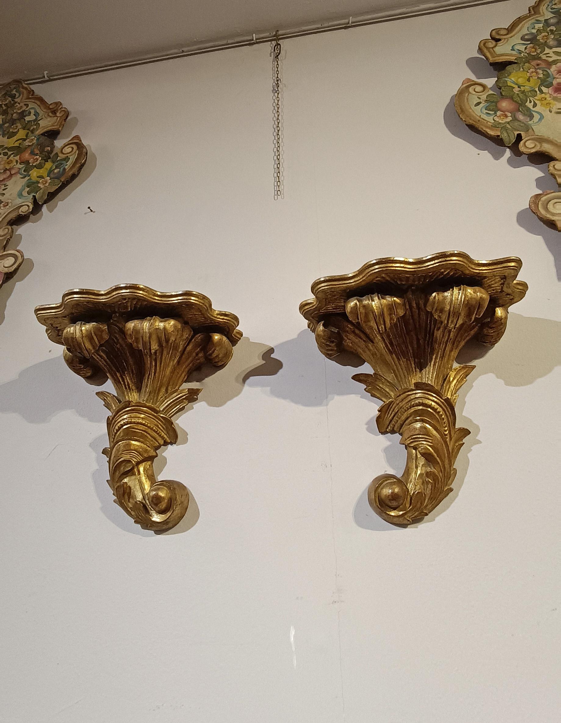 MID-19th CENTURY PAIR OF GILDED WOODEN SHELVES For Sale 2