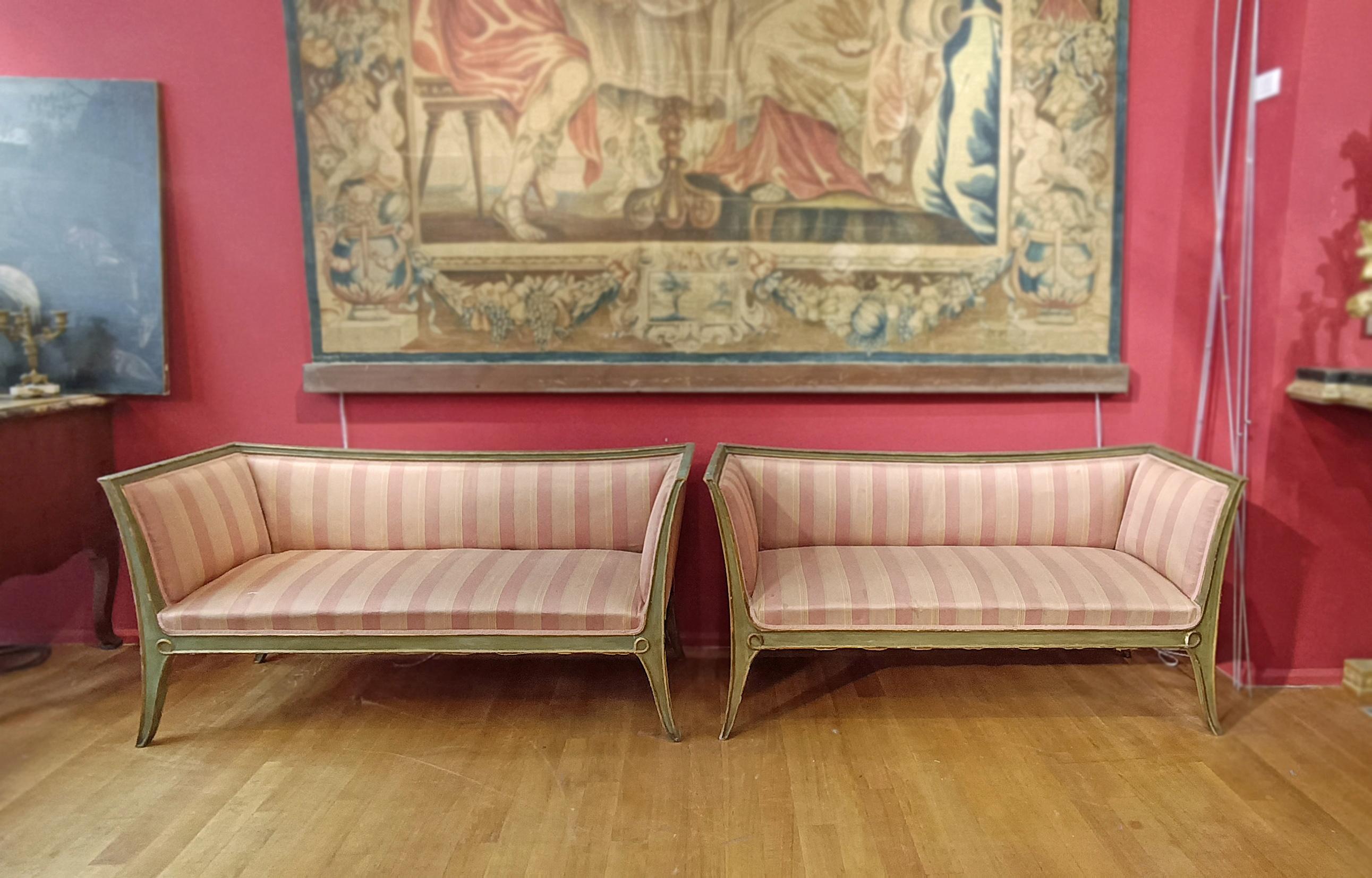 MID-19th CENTURY PAIR OF GILT AND LACQUERED SOFAS For Sale 2