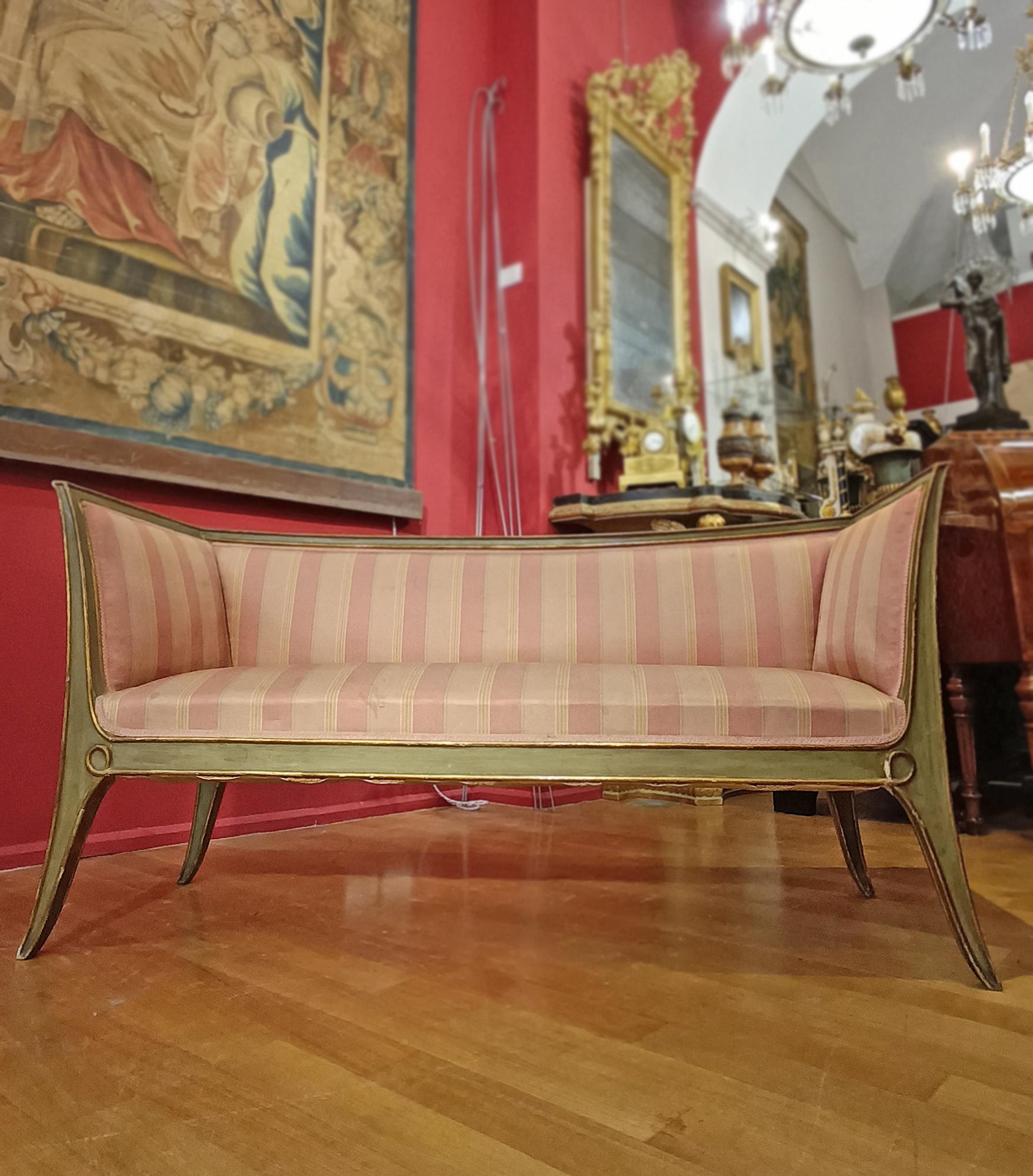 MID-19th CENTURY PAIR OF GILT AND LACQUERED SOFAS For Sale 4