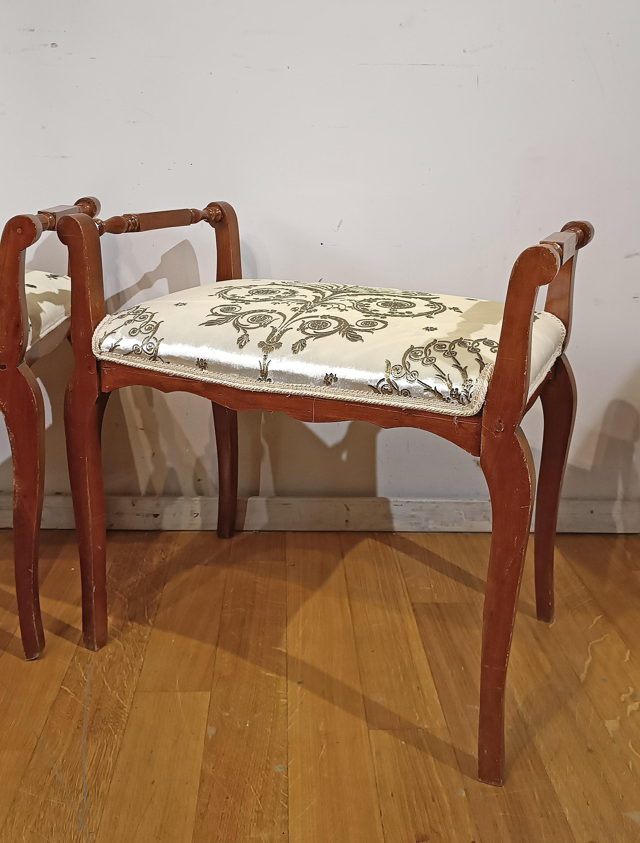 MID-19th CENTURY PAIR OF NAPOLEON III CHERRY STOOLS en vente 3
