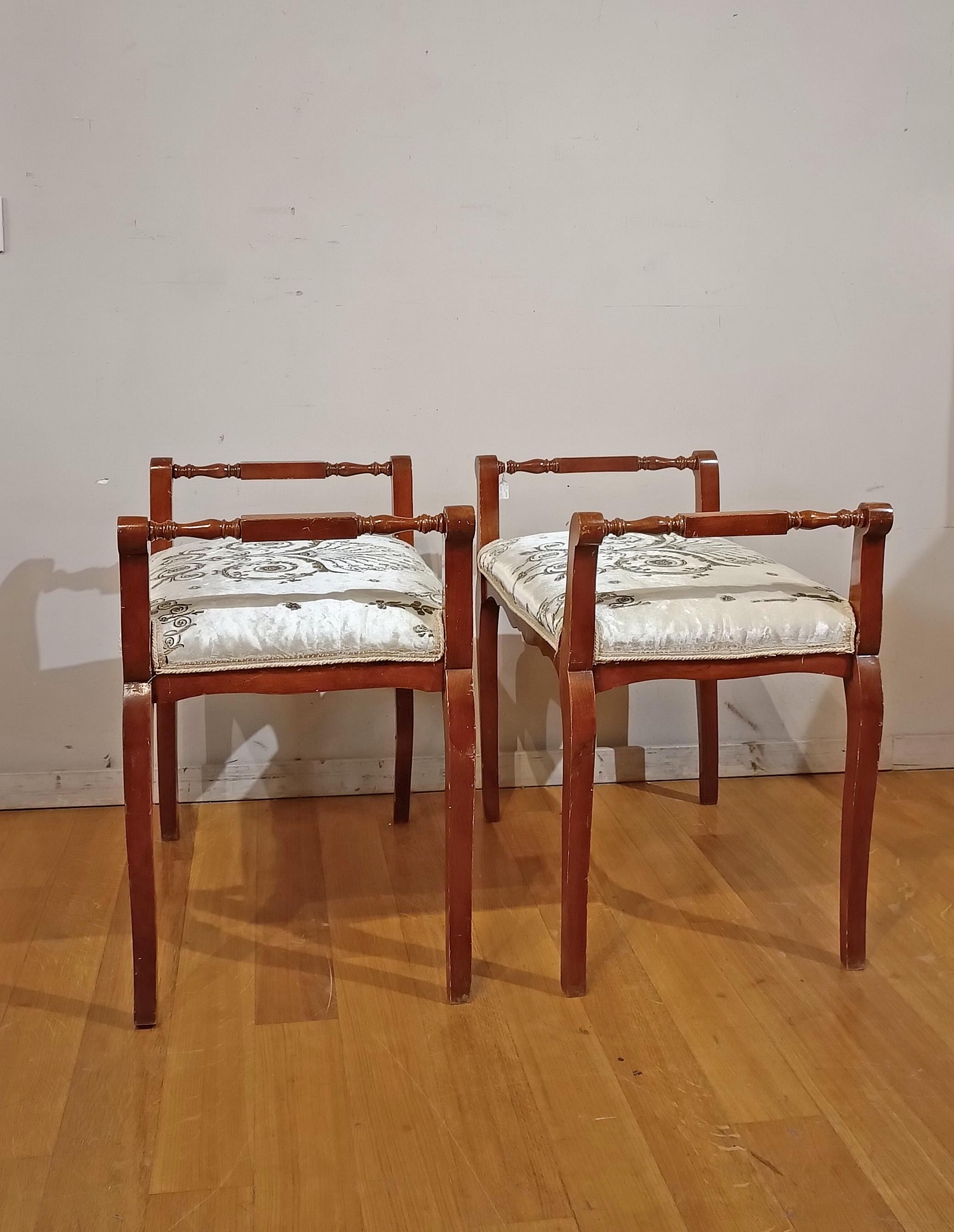 Napoléon III MID-19th CENTURY PAIR OF NAPOLEON III CHERRY STOOLS en vente