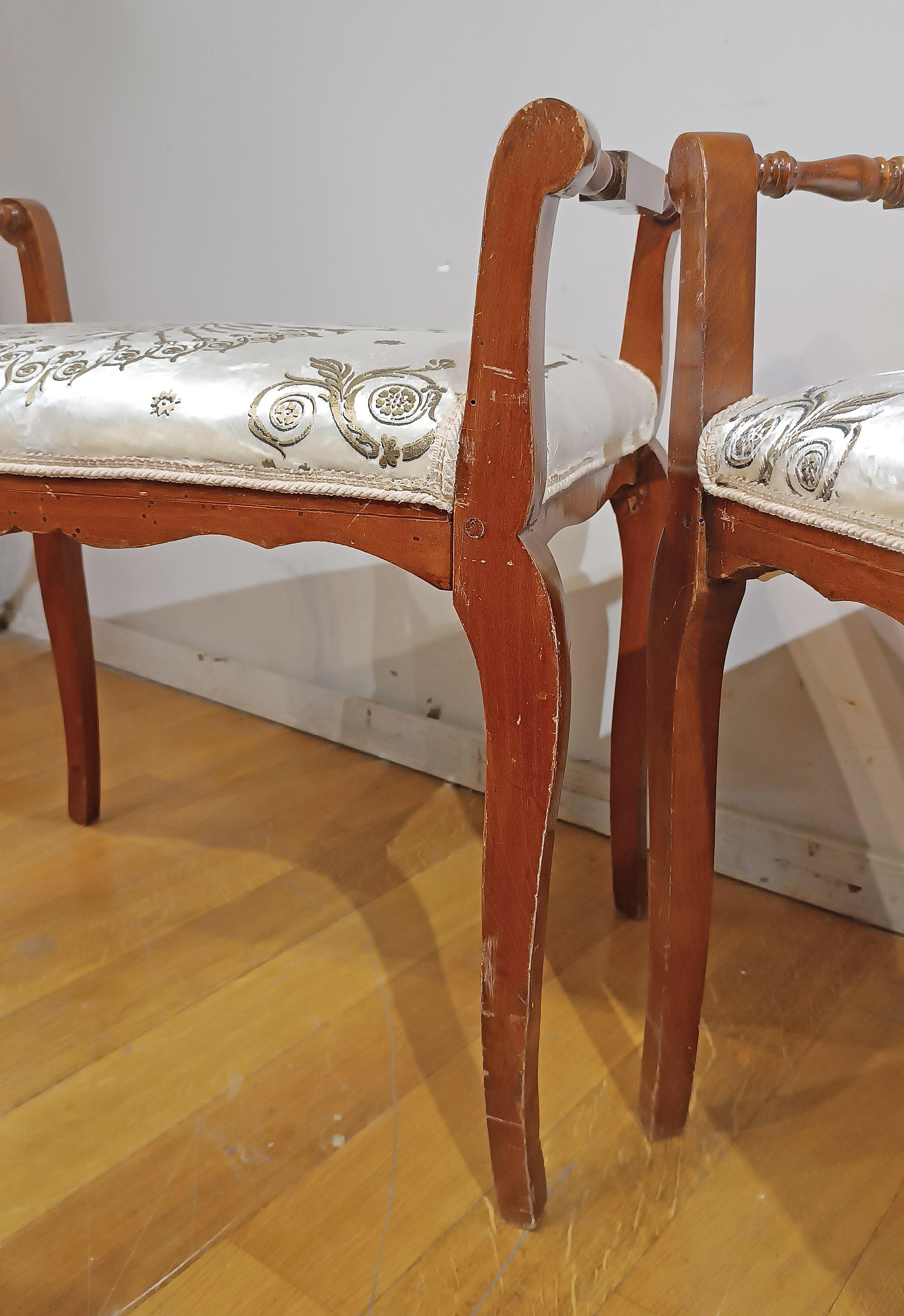 Sculpté à la main MID-19th CENTURY PAIR OF NAPOLEON III CHERRY STOOLS en vente