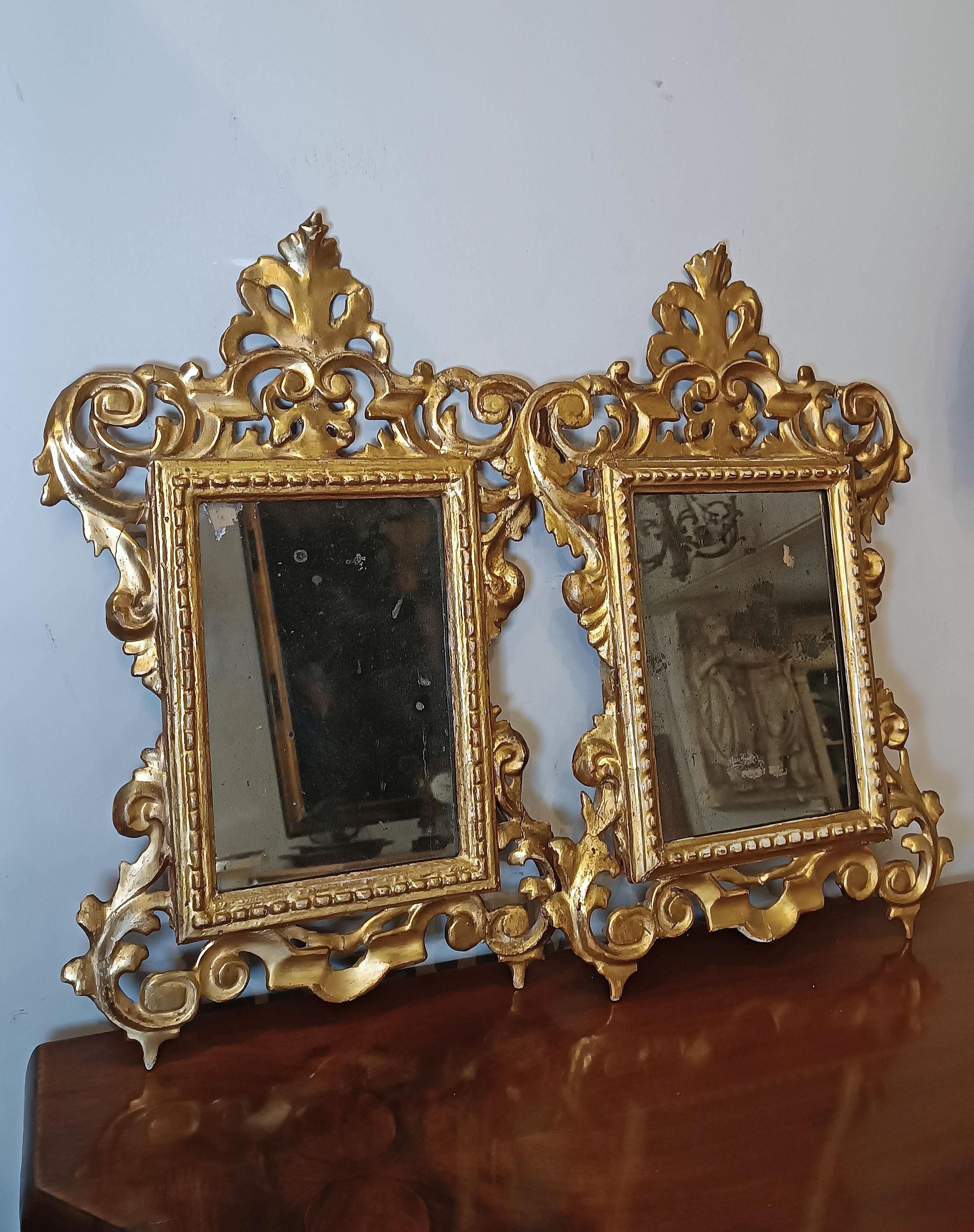 Italian MID-19th CENTURY PAIR OF SMALL GILDED MIRRORS in vendita