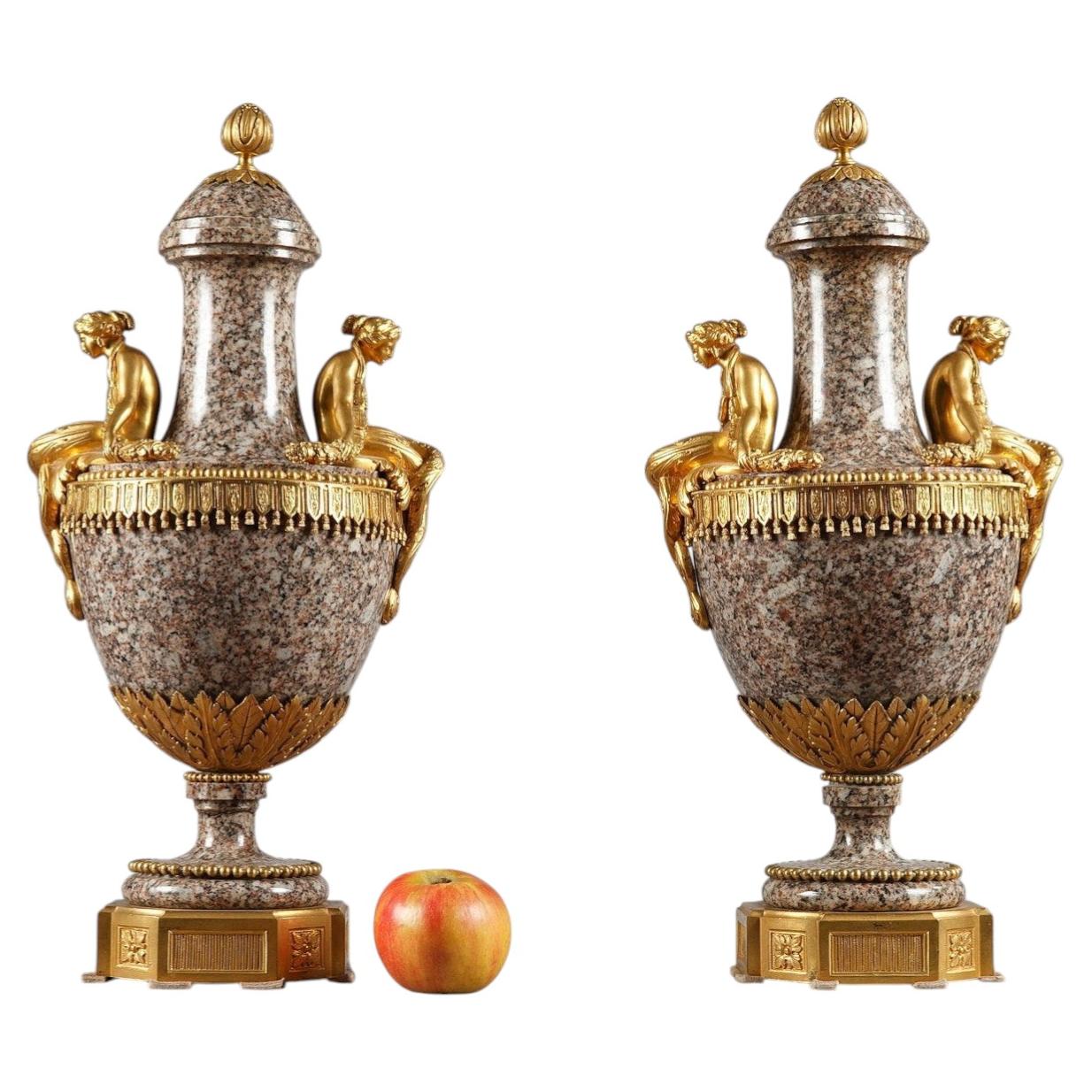 Mid-19th century pair of vases in Ural granite and gilt bronze For Sale
