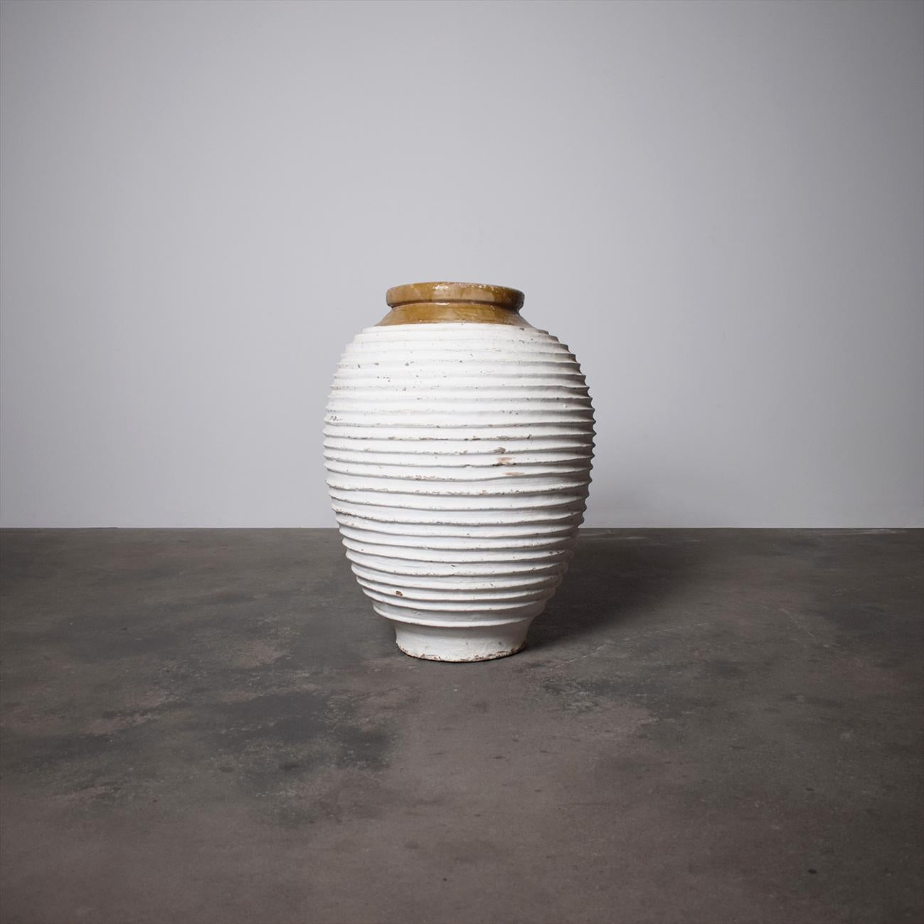 Greco Vaso di Oliver in terracotta greca patinata della metà del XIX secolo in vendita