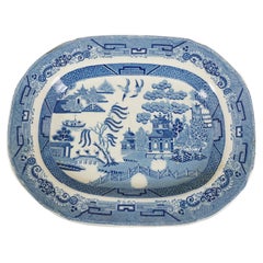 Plat de transfert en saule bleu en céramique perlée du milieu du 19ème siècle, Angleterre, 1840 H631