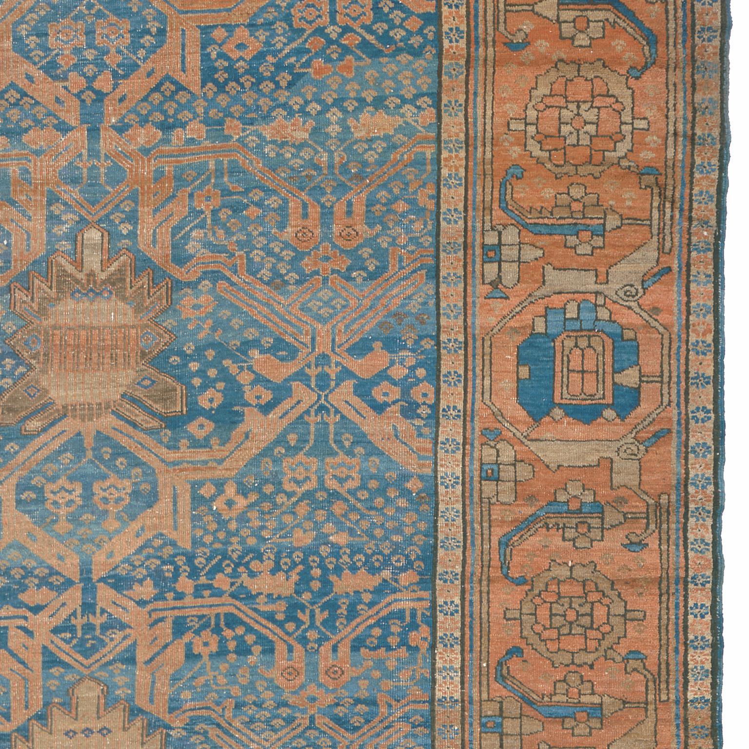 Mid-19th Century Persian Bakshaish Rug In Good Condition For Sale In New York, NY