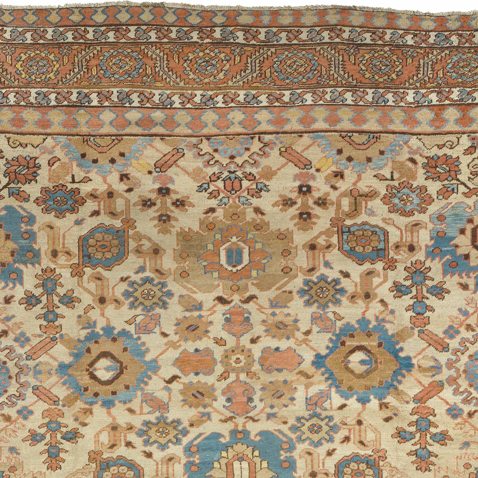 Mid-19th Century Persian Bakshaish Rug In Good Condition For Sale In New York, NY