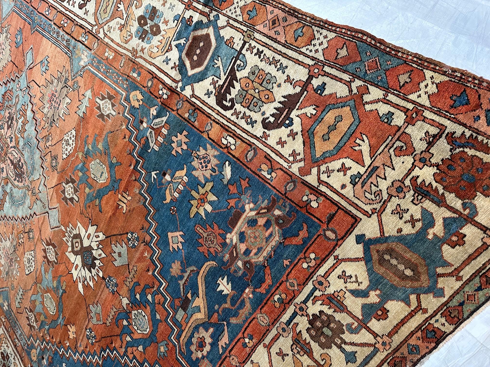 Persischer Heriz-Serapi-Teppich aus dem späten 19. Jahrhundert  im Zustand „Gut“ im Angebot in Los Angeles, US