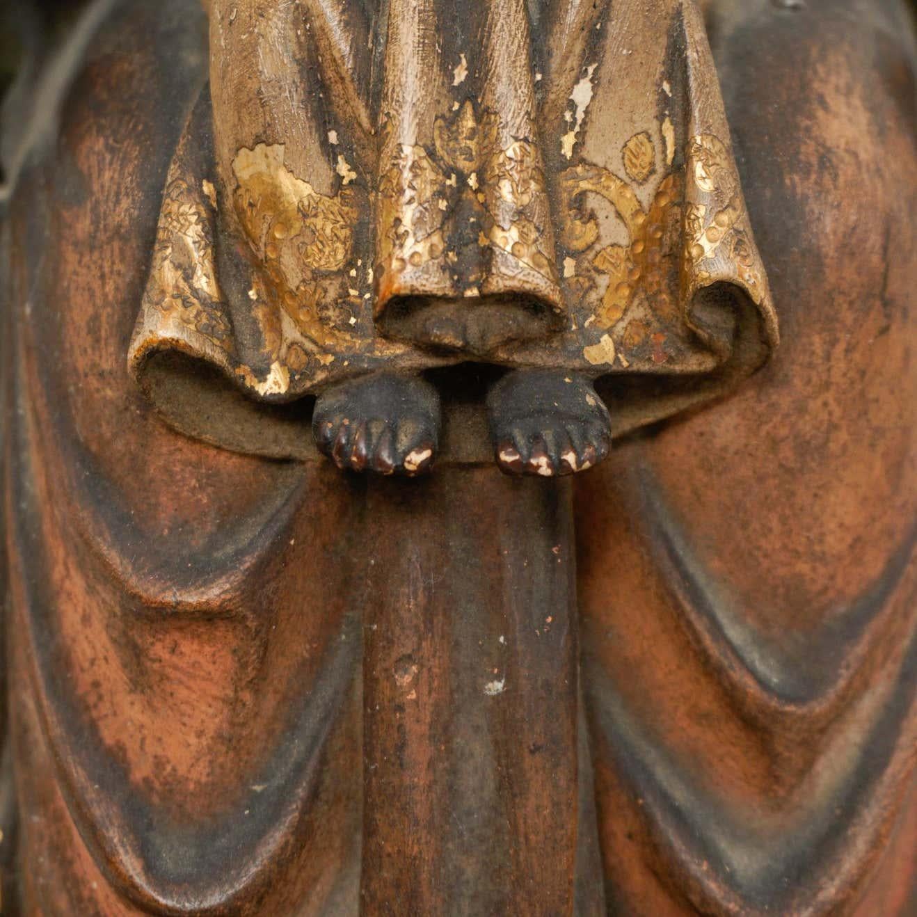 Polychromierte Montserrat-Frauenstatue aus der Mitte des 19. Jahrhunderts im Angebot 7