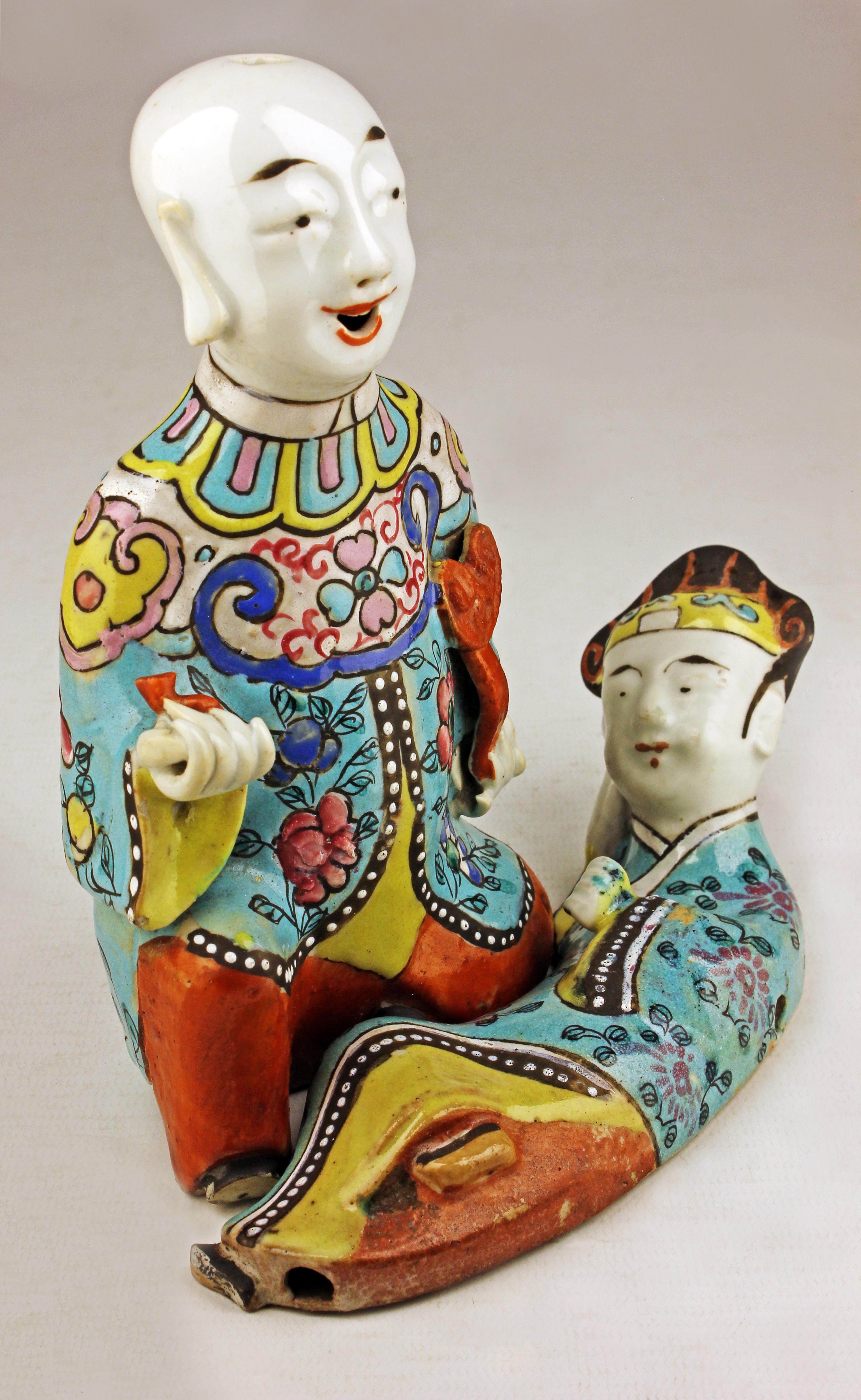 Pair of Mid-19th Century/Qing Dinasty of Enameled Chinese Porcelain Figurines For Sale 7