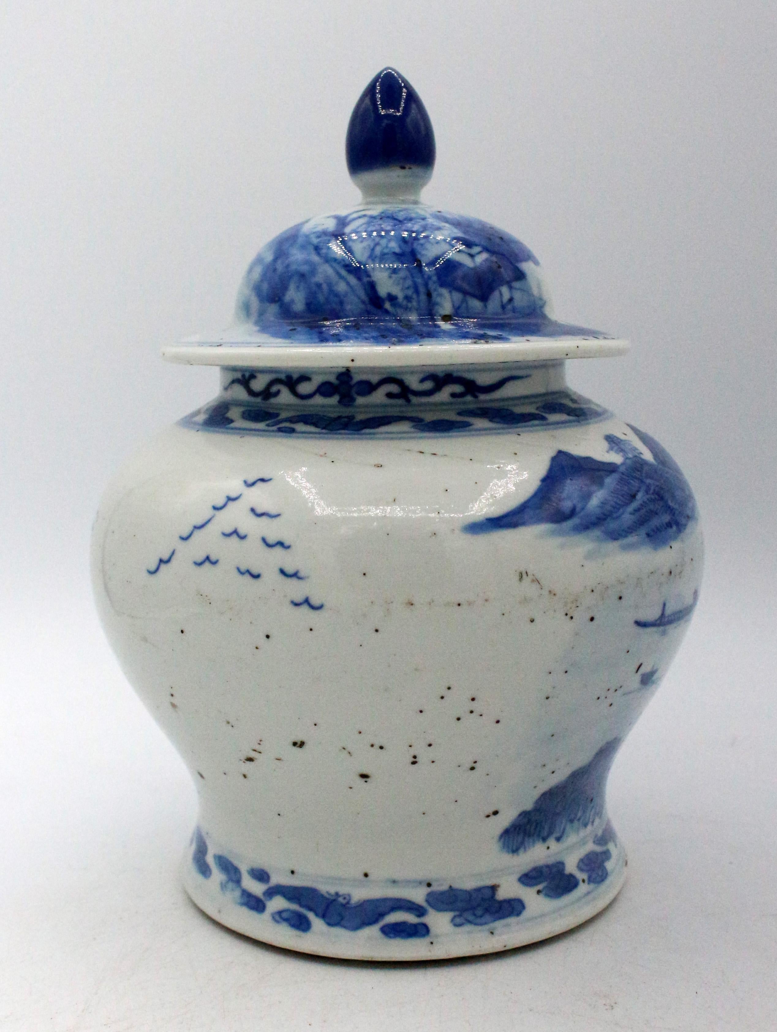 Chinese Mid-19th Century Qing Dynasty Covered Porcelain Jar