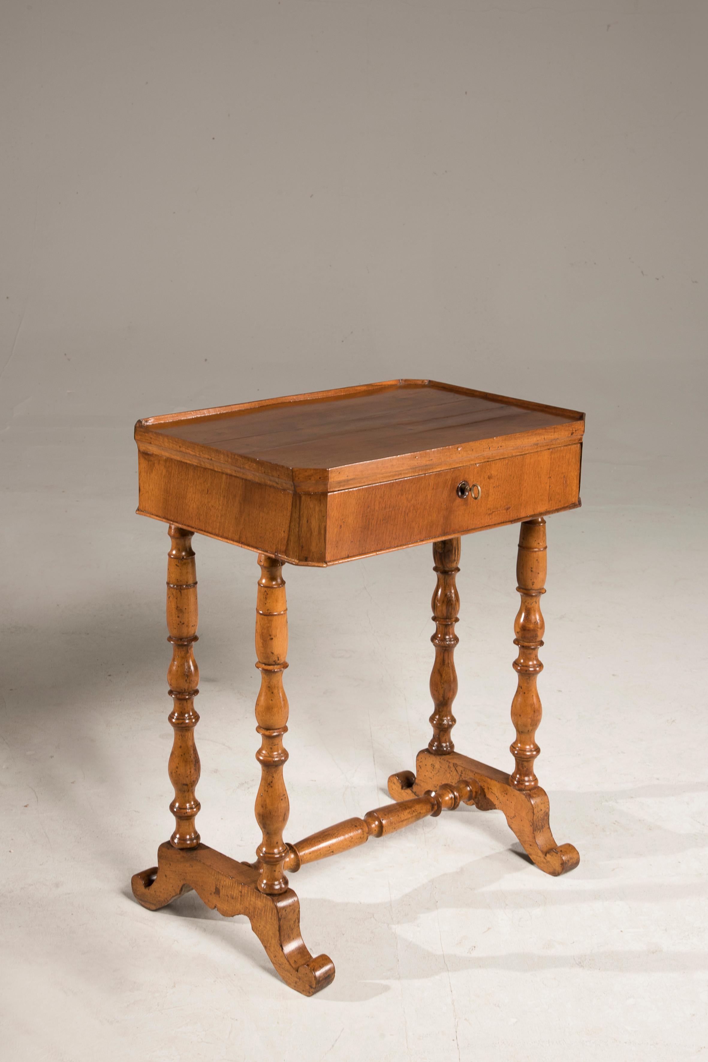 Wood Mid-19th Century, Rectangular Walnut Working Little Table For Sale