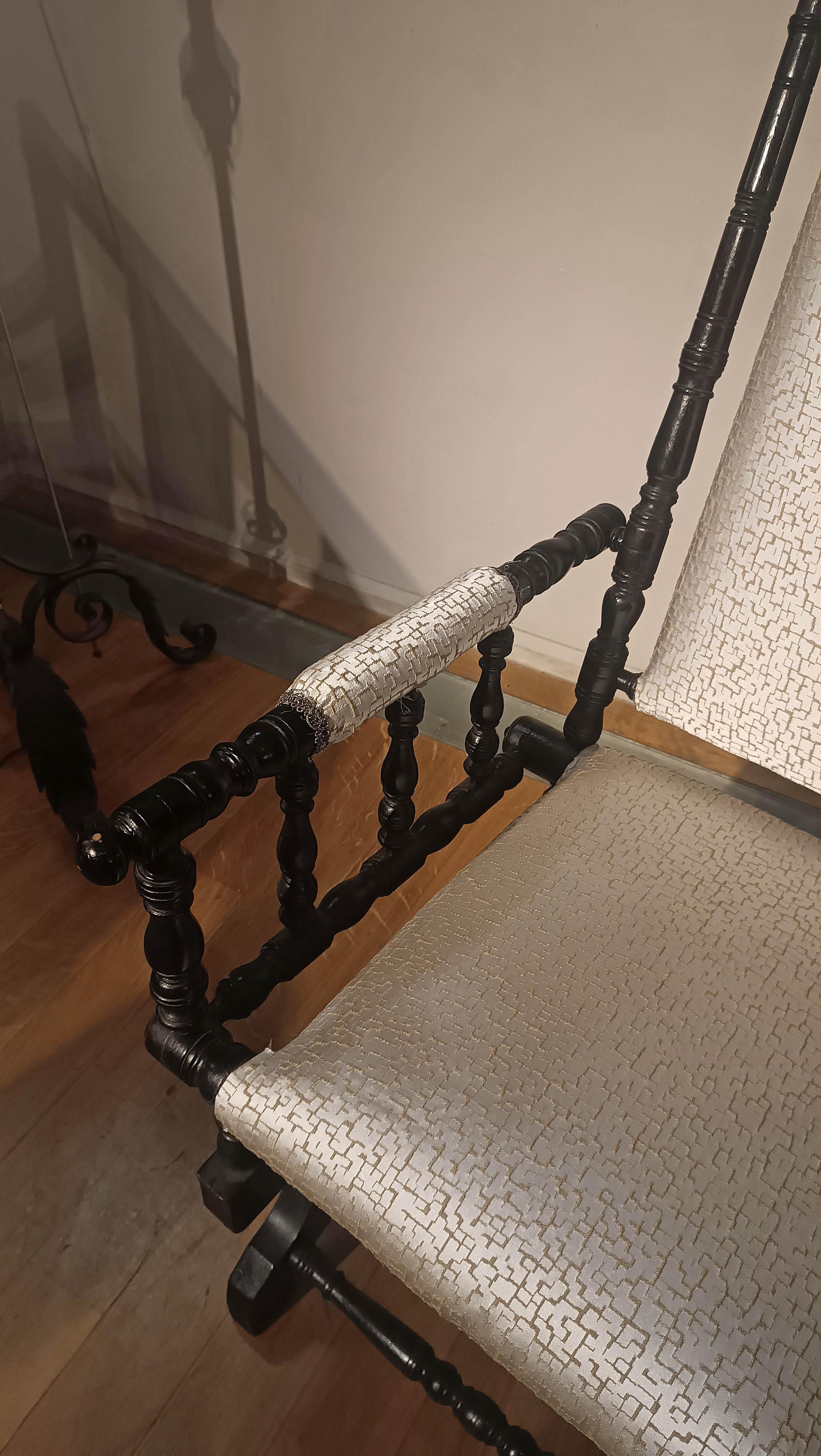 MID 19th CENTURY ROCKING ARMCHAIR in vendita 7