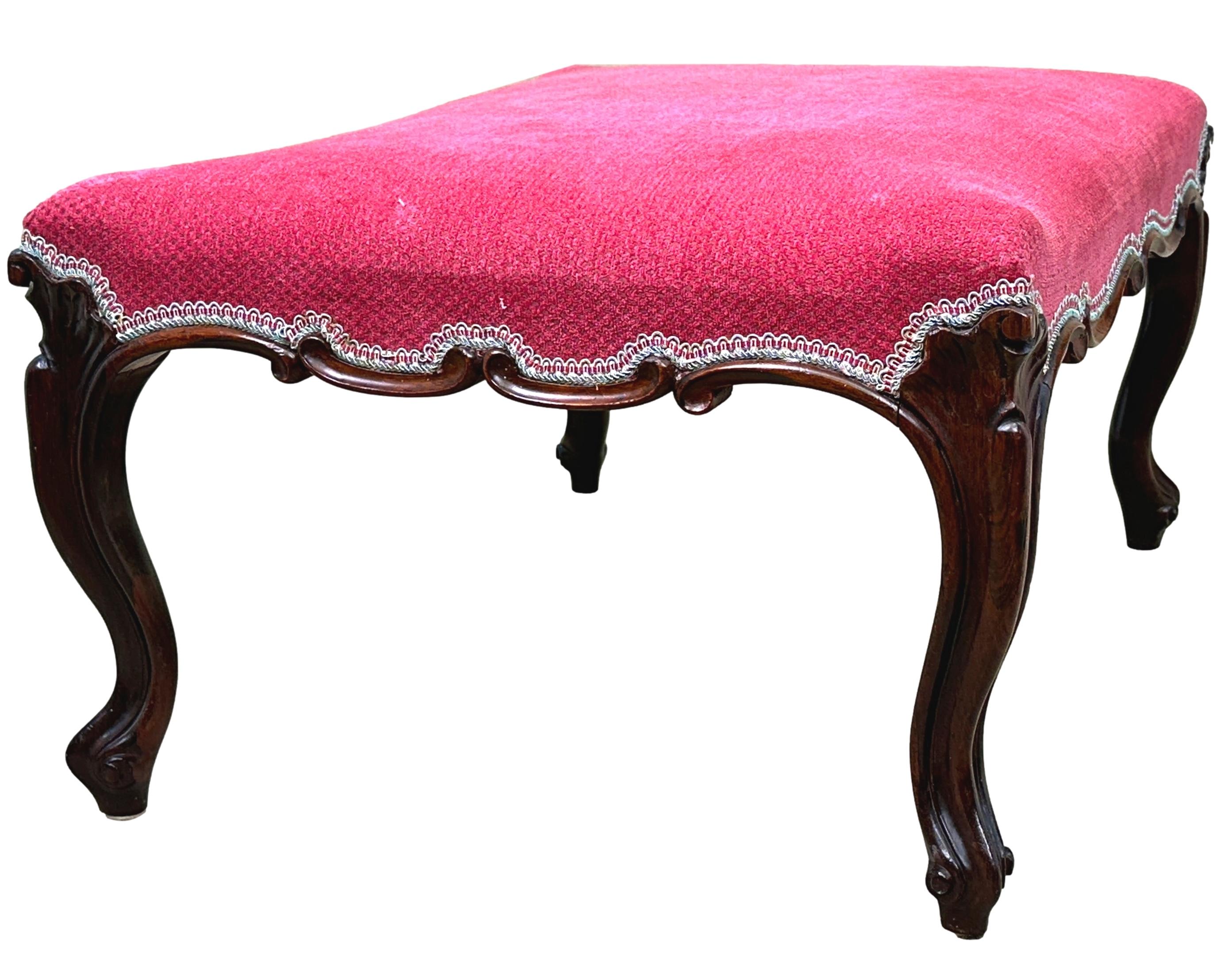 Victorien Tabouret de salon en bois de rose du milieu du 19e siècle en vente