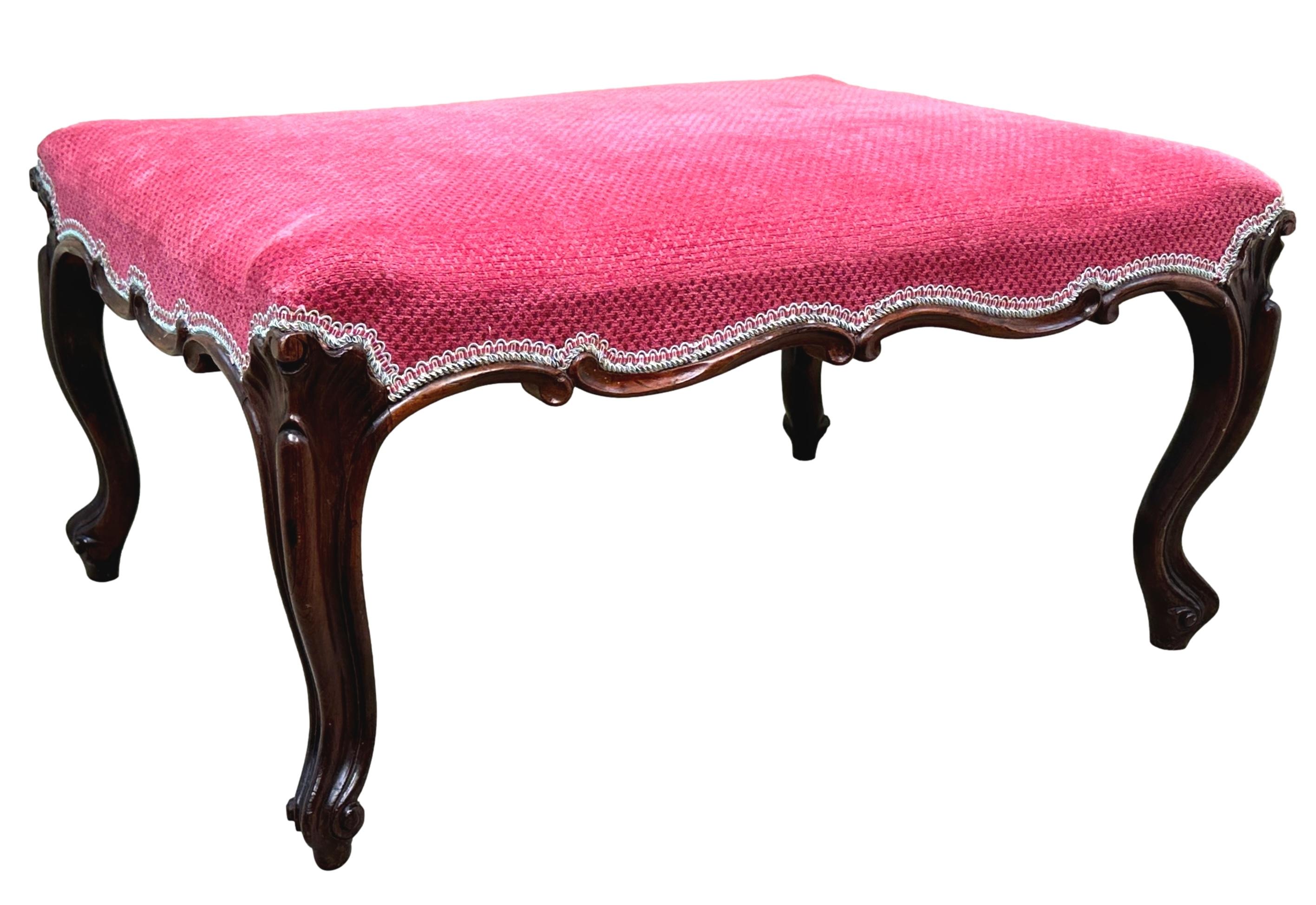 Tabouret de salon en bois de rose du milieu du 19e siècle en vente 1