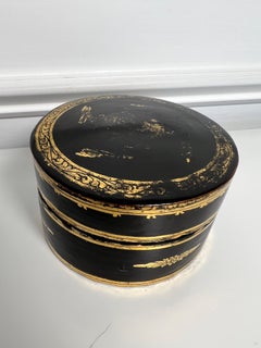 Mid-19th Century Round Paper Mache Decorative Box with Lid and Gild Work Detail
