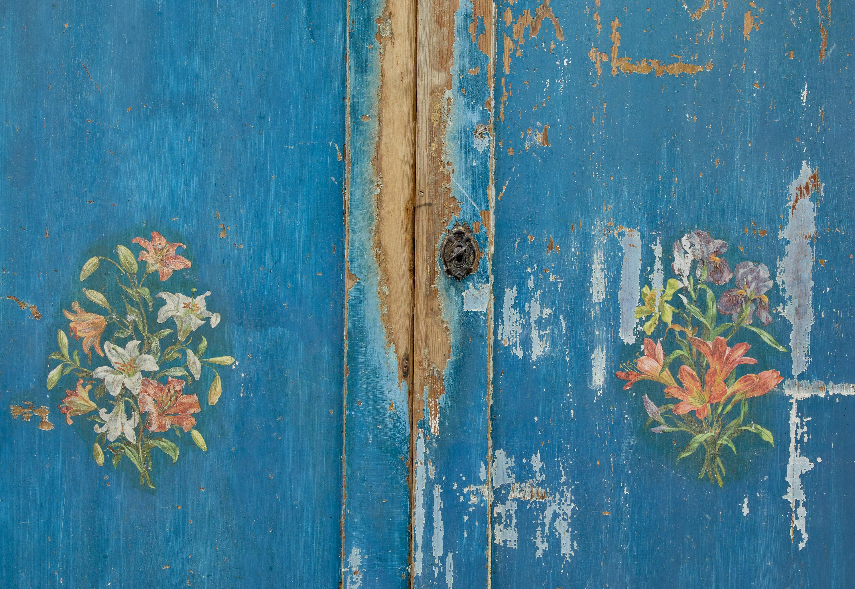 Milieu du XIXe siècle Mid 19th century rustic Scandinavian painted cupboard en vente