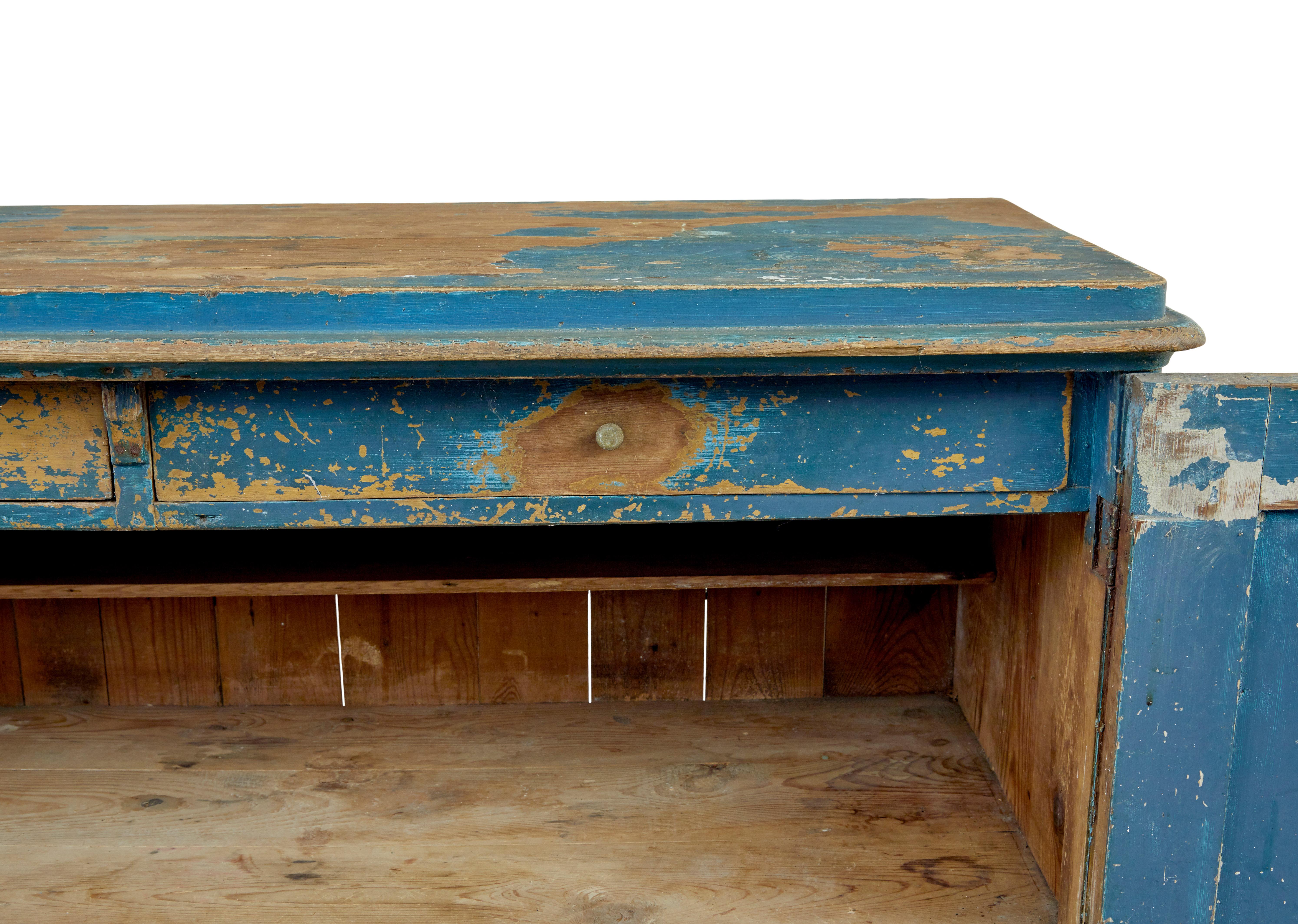 Mid 19th century rustic Scandinavian painted cupboard en vente 1