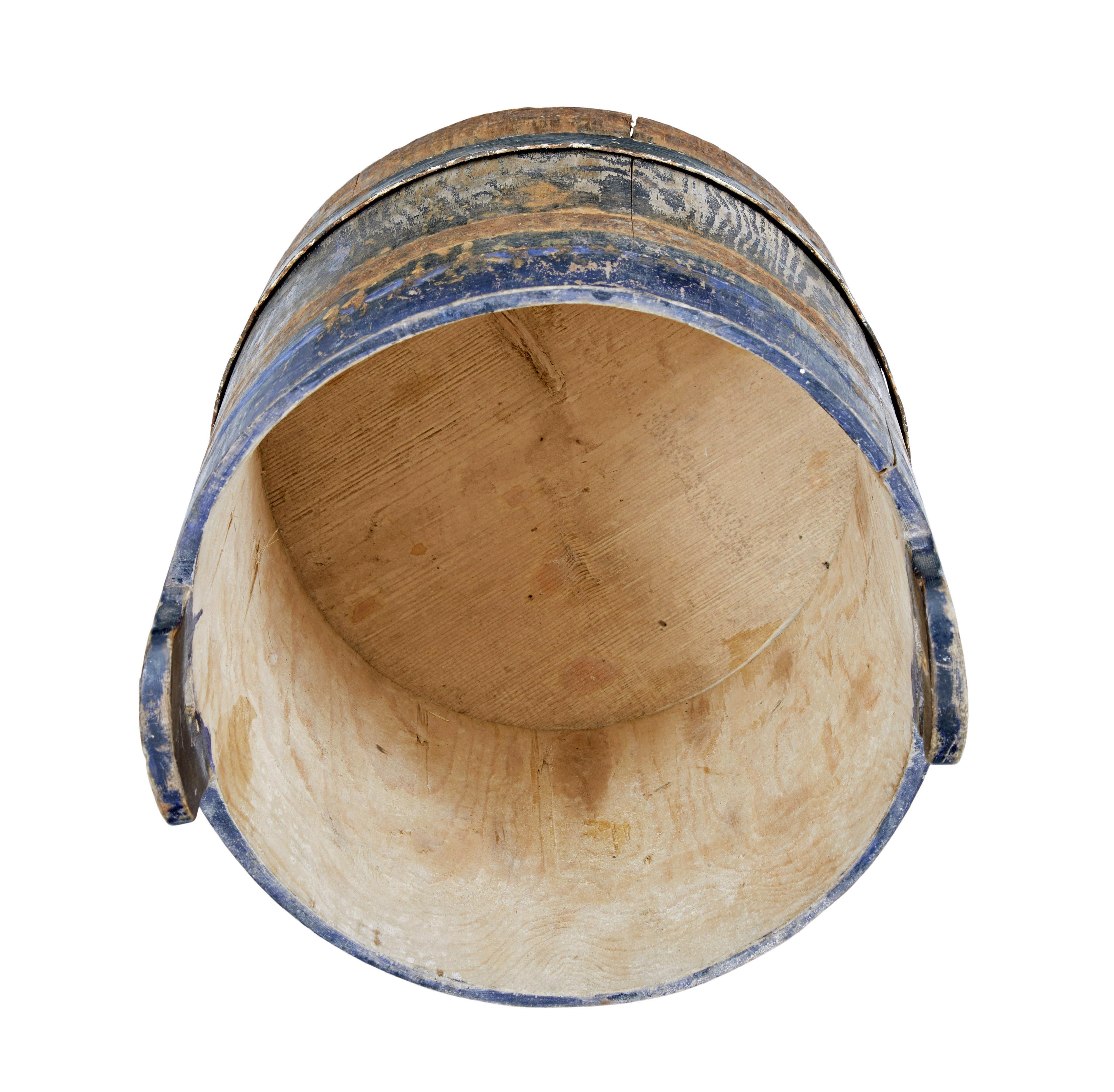 Pine Mid 19th century rustic Swedish pine storage box For Sale