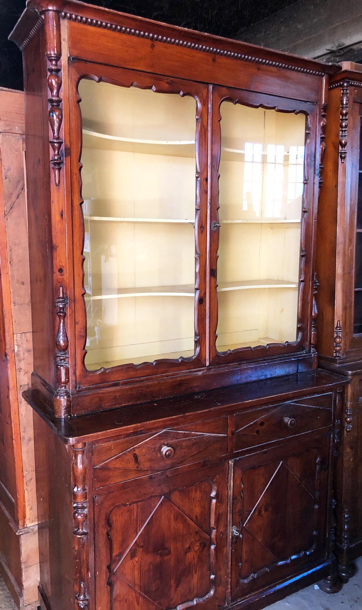 Original Tuscan showcase, with two doors, in larch, with two drawers.
Doors with very particular processing
Rustic style
Period: about 1830
Size: 128 x 55 x 233 H.
Comes from an old country house in the Florence area of Tuscany.
The paint is