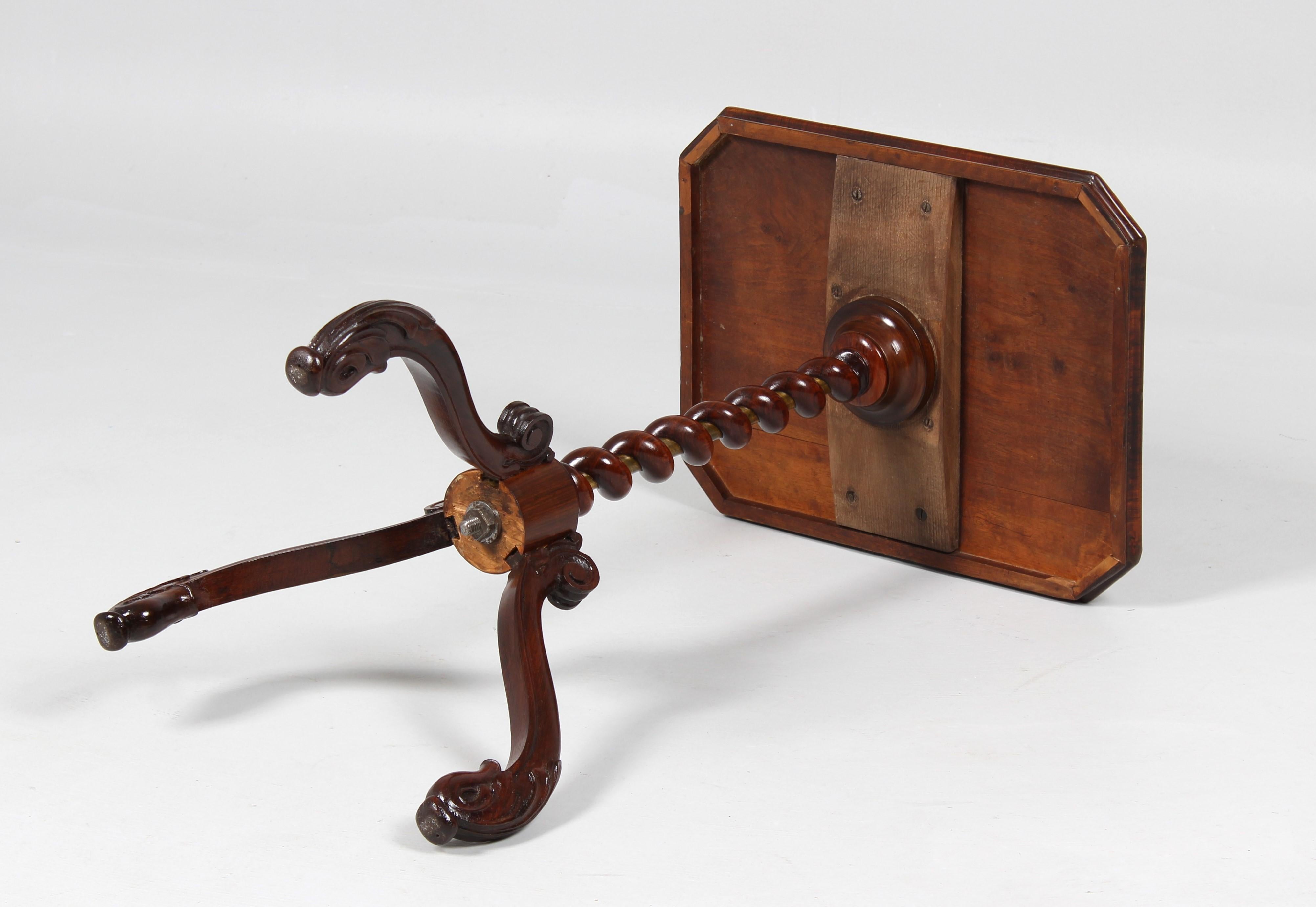 Mid 19th Century Side Table with fantastic Marquetry For Sale 6