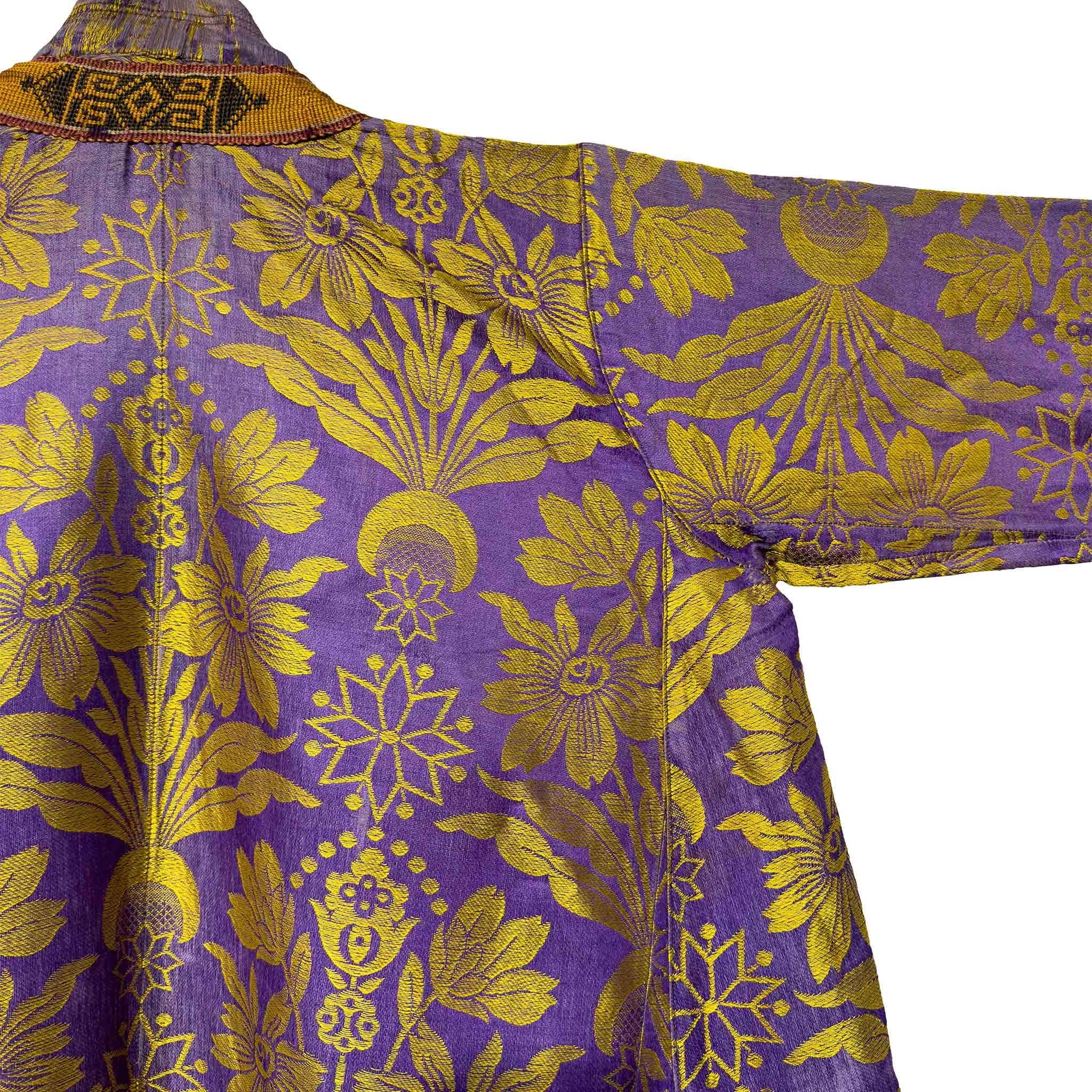 Tessuto Vestaglia in broccato di seta della metà del XIX secolo in vendita