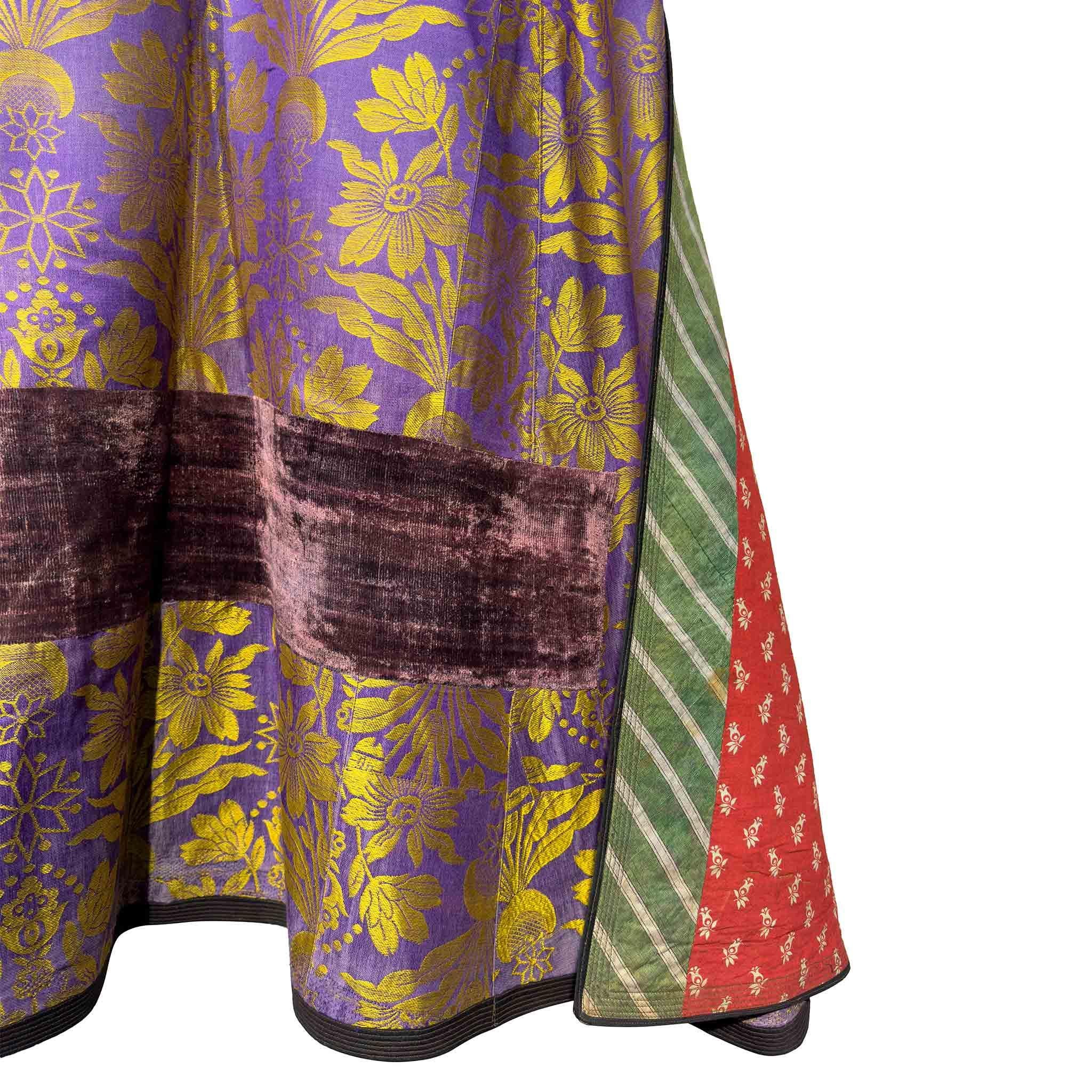 Vestaglia in broccato di seta della metà del XIX secolo In condizioni buone in vendita a 中央区, JP