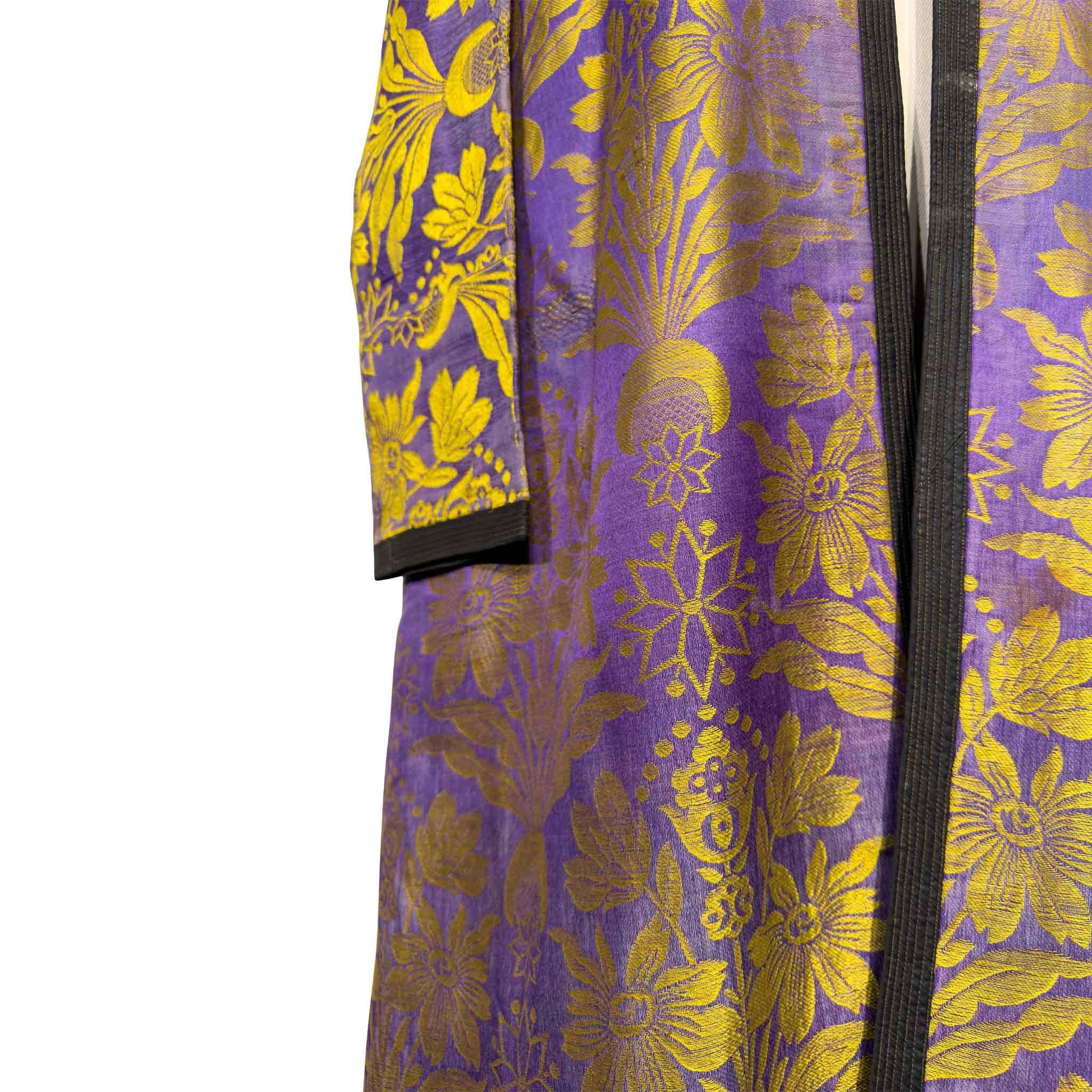 Vestaglia in broccato di seta della metà del XIX secolo in vendita 2